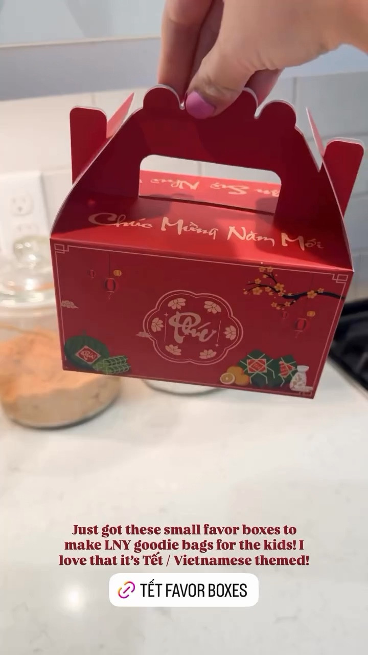 TẾT FAVOR BOXES! 
Just got these small favor boxes to make LNY goodie bags for the kids! I love that it's Tết / Vietnamese themed! 


#LTKHome