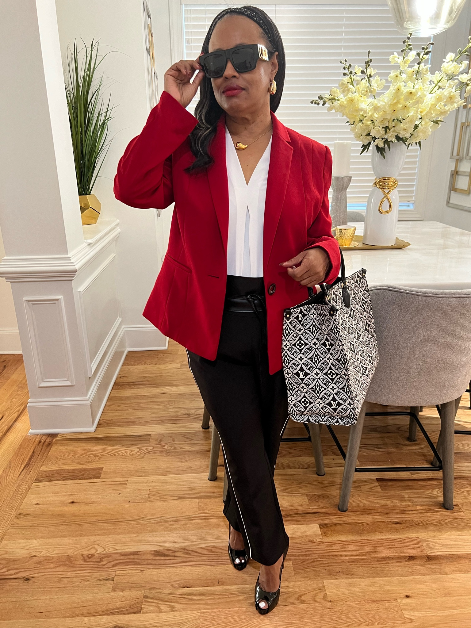 Fall Workwear Style Inspo!🍁🍂🍁🍂
Personally, I prefer dressing up for work. I have learned to use my style to convey my professionalism, development, my values and yes…my taste.💅🏽
Whether you tend to dress up for work or not, here are some stylish options and inspo to look fabulous at work.💪🏽

I’m 5’3 165 pounds and usually wear M/L or 10-12.

#workwear #fallfashion #officewear #styleinspo #LTKworkwear
#officefashion


#LTKSeasonal #LTKOver40 #LTKWorkwear