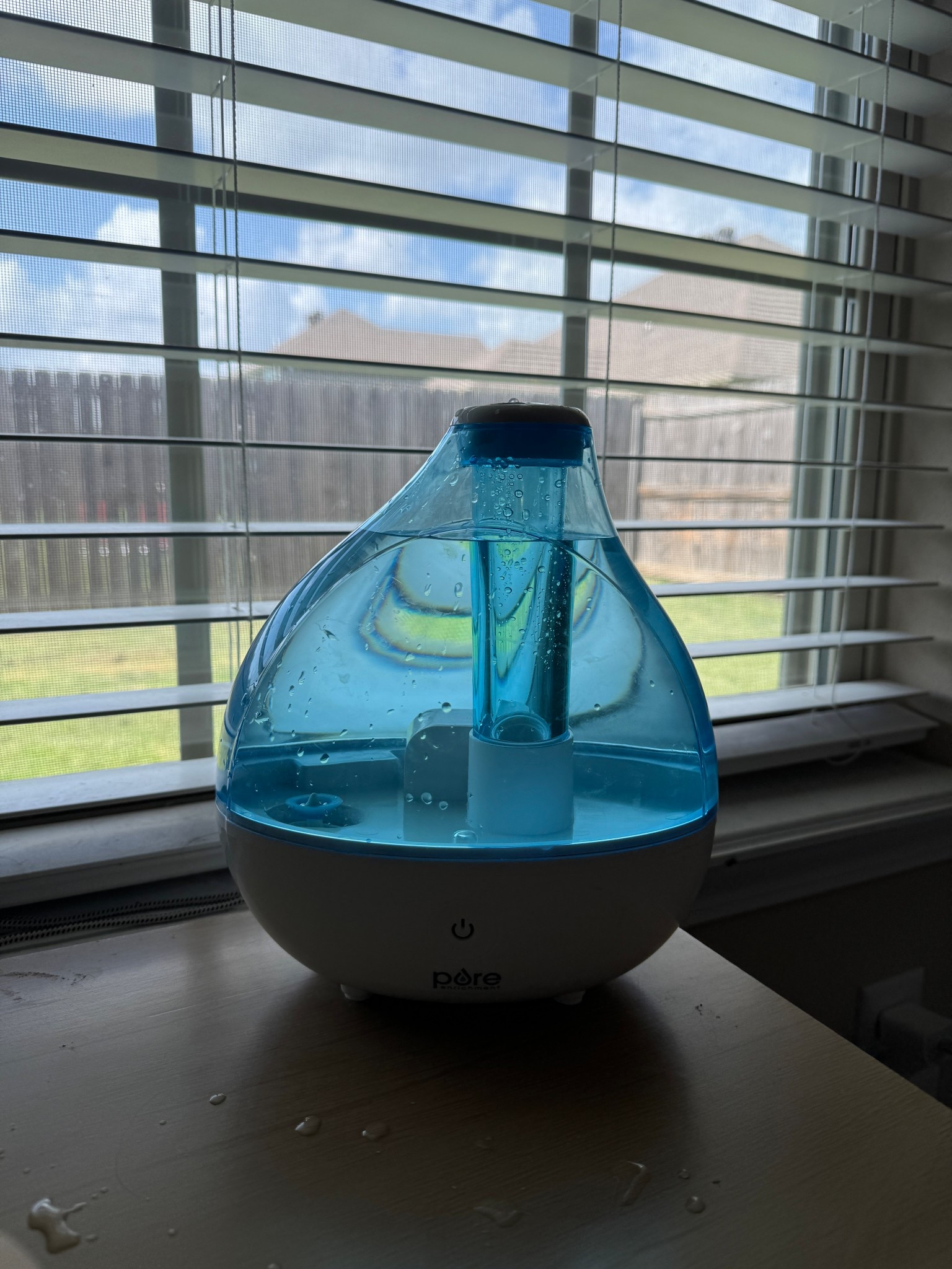 this humidifier is currently a lifesaver for me!!!! bye bye allergies 👋🏽 medium size is currently 20% off!! 

#LTKHome #LTKSaleAlert