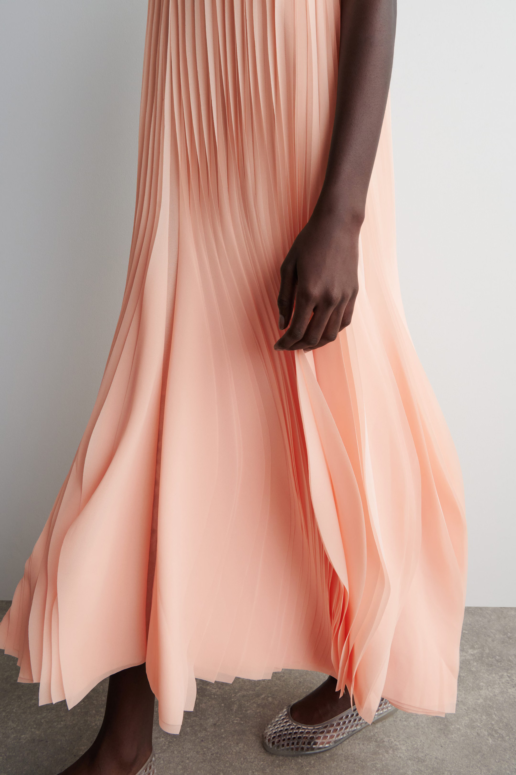 PETAL MIDI DRESS - APRICOT | COS | COS (EU)