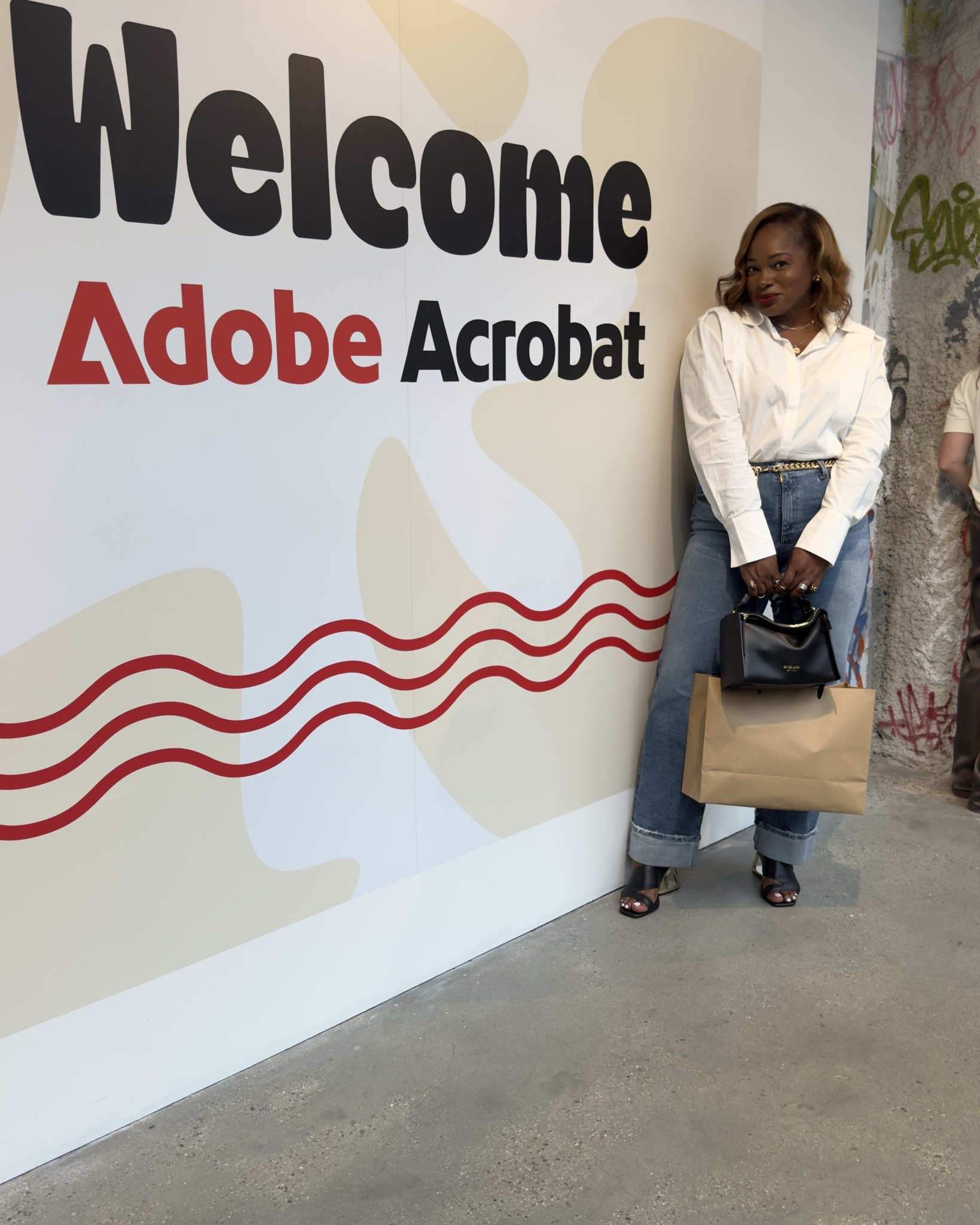 White button down and jeans 

#LTKOver40 #LTKShoeCrush #LTKMidsize