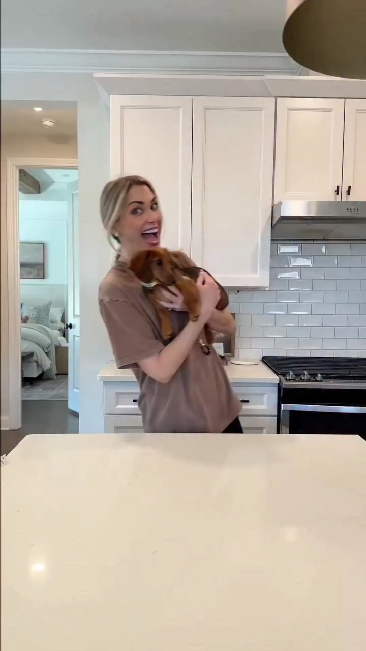 Bebe counter styling Pt 3!

Highlights: 
1. Investing in nature-y main styling objects is smart. Because you can use them all year round and can compliment each season just by changing out your accent color. 
2. How to incorporate an accent color properly? Repeat it a minimum of 3 times. For example, living room: blue throw pillows, blue chinoiserie vases, and light blue hydrangeas.  Keep the same furniture, just change out the styling items 
3. Don’t feel like you need to fill up a tray completely, leave space, group in 3s, and incorporate the triangle method 
•
•
#homedecorating #homedecorideas #kitchenstyle #amazonhome #founditonamazon

#LTKHome #LTKdayinmylife