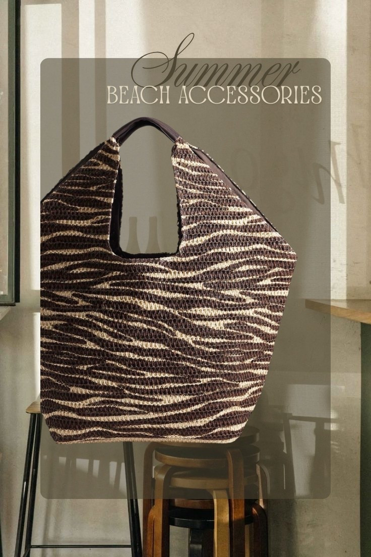 South Beach oversized landscape shoulder tote in zebra print #chicaccessories #zebraaccents #asosfinds #beachtote #beachoutfits