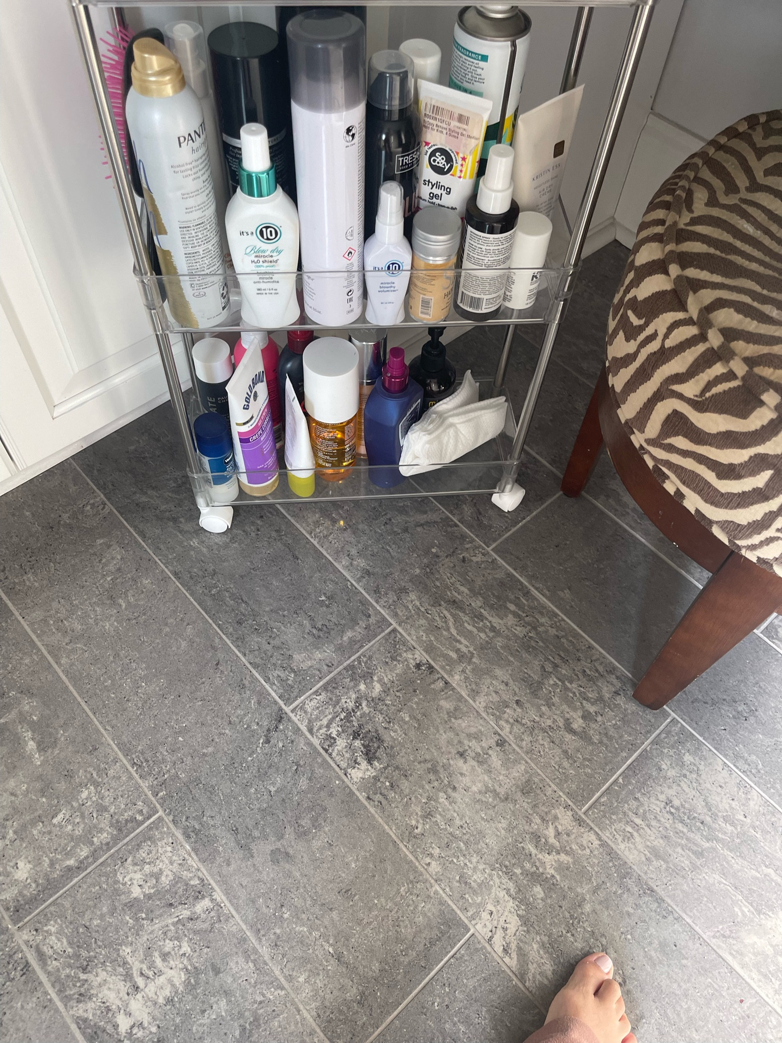 The rolling 3 tierd(top tier not pictured) rolling beauty cart you never knew you neededd