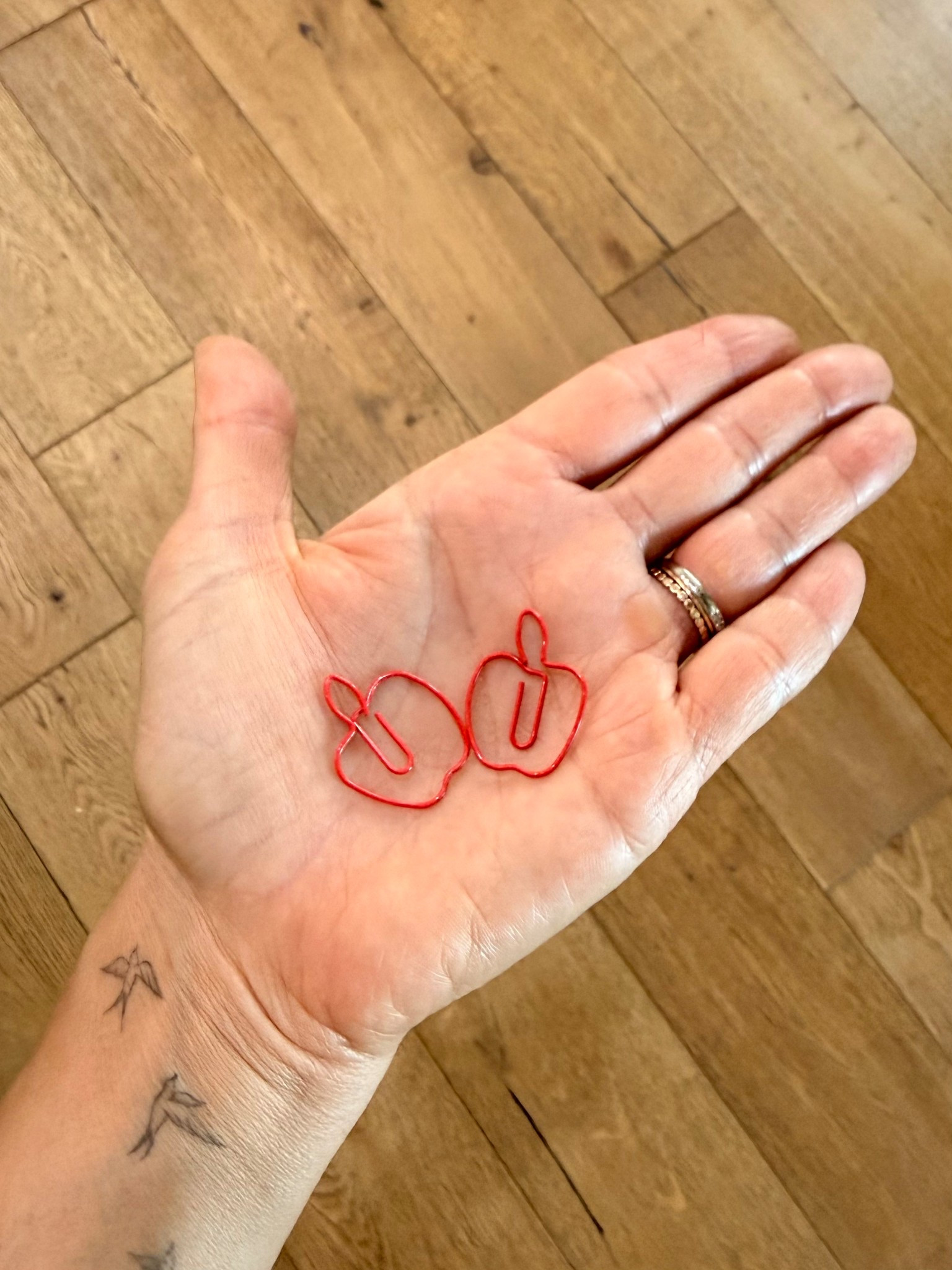 Cutest Apple paper clips! 

#LTKmomlife #LTKHome #LTKSeasonal