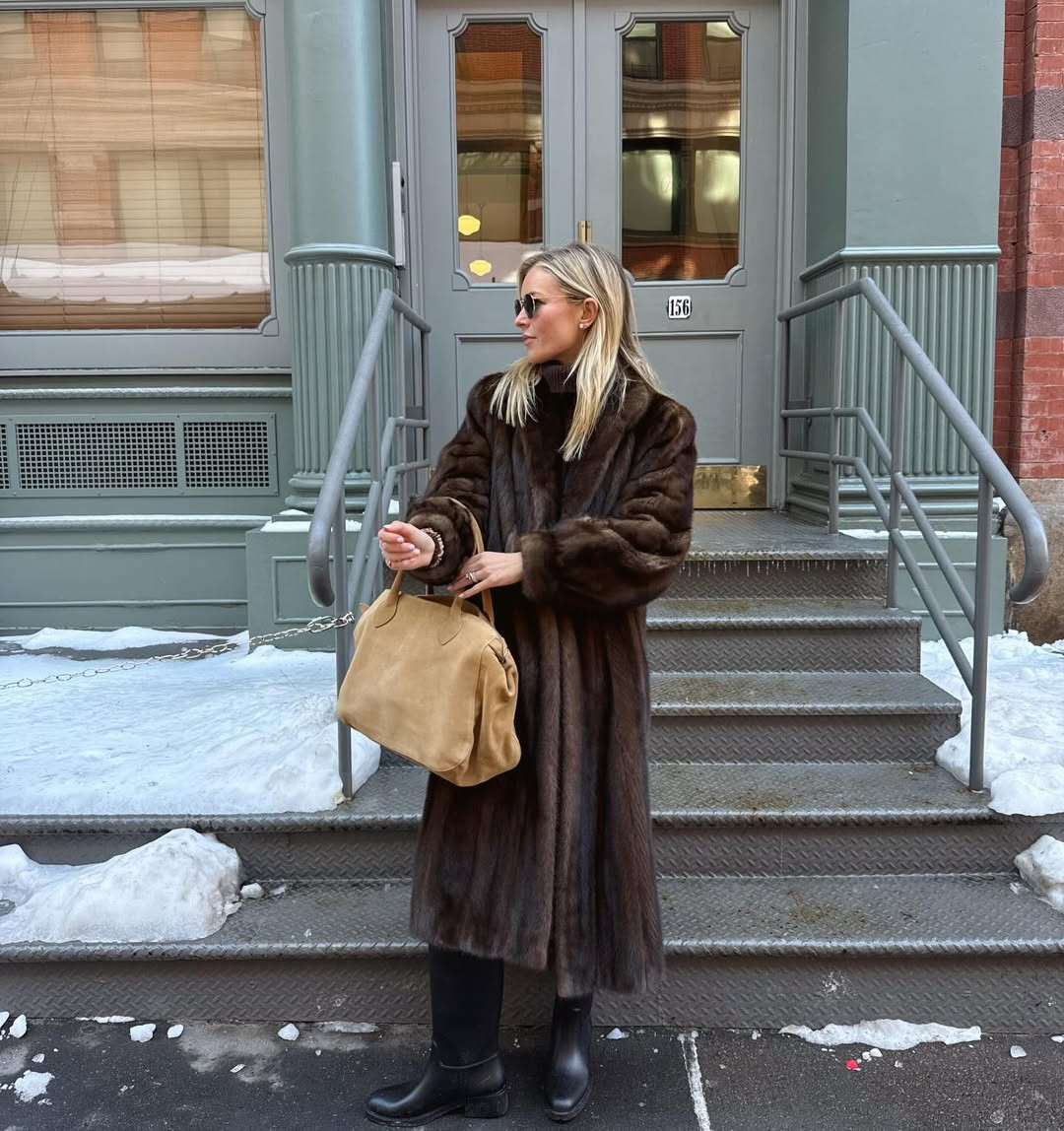 It got above 25 today so I left the apt 💅🏼 

 #LTKgrwm #LTKootd #LTKSeasonal