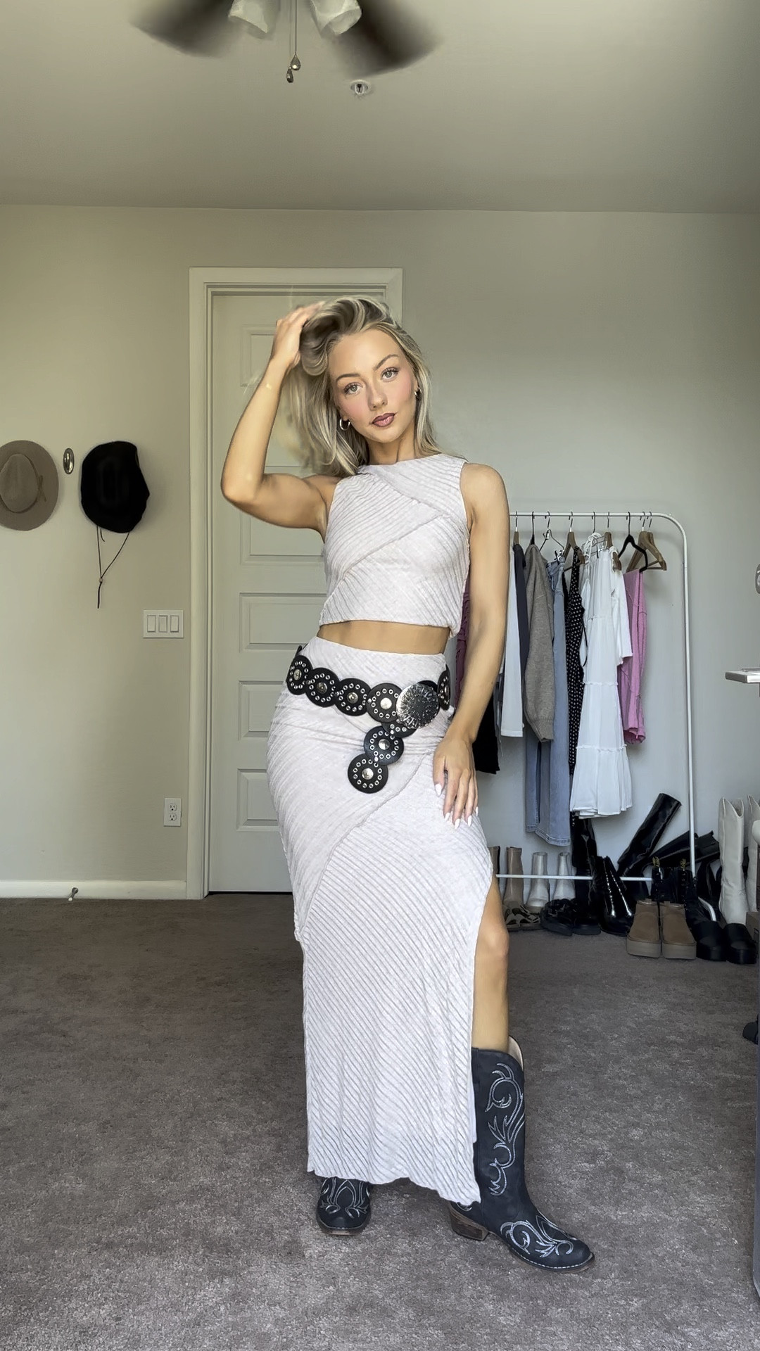 use code “ILEEN” for 20% off Princess Polly items
-wearing a size 2 for the set
-boots are true to size