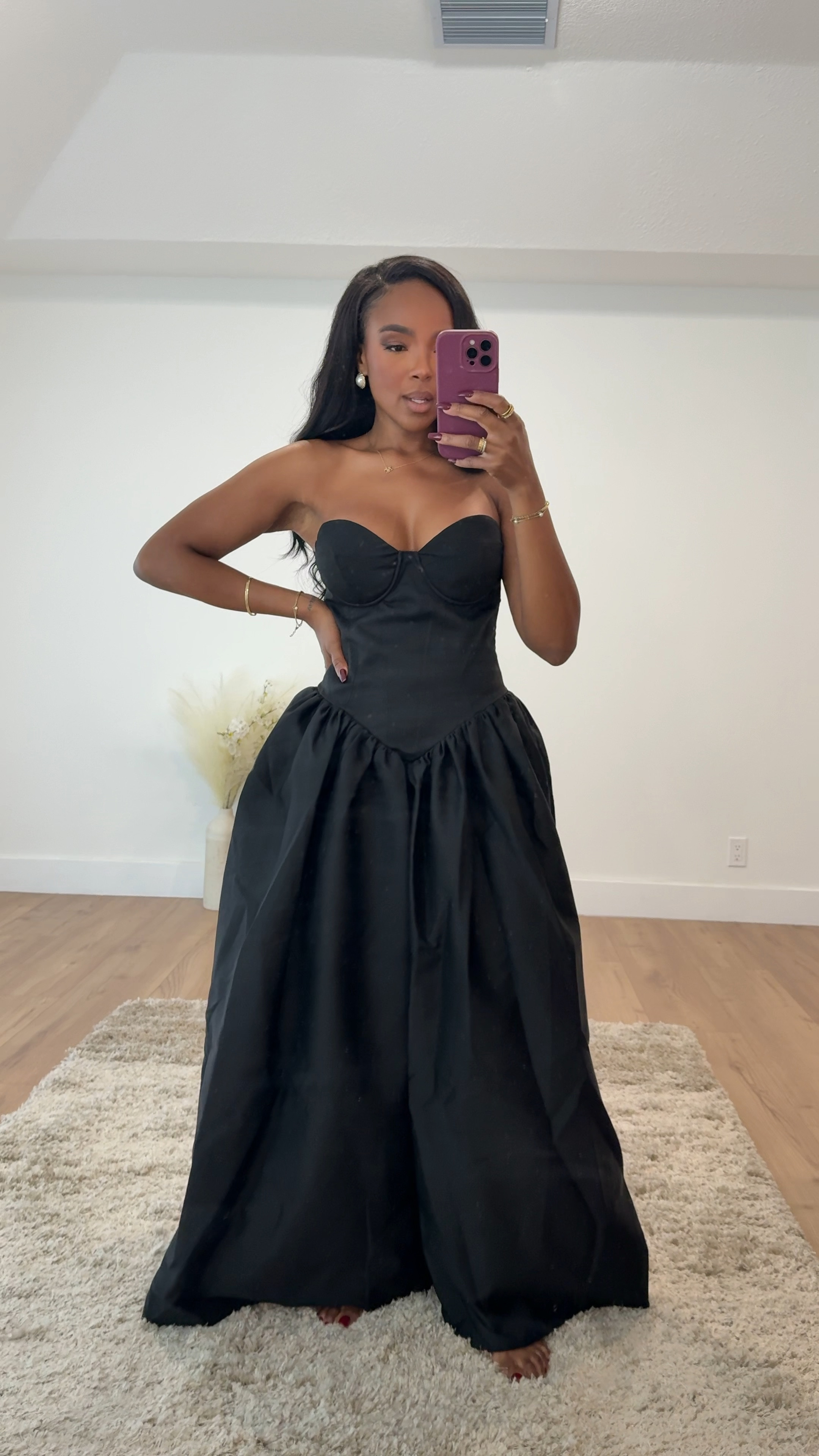 Pretty little thing black down. Nice option for holiday photos. ✨📸

#LTKHoliday #LTKWatchNow #LTKU