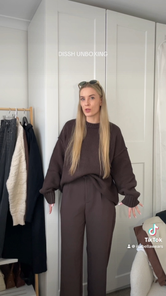 Unbox my latest dissh order with me! I ordered pants in size 8 and jumper in size small 🤎 

#LTKFashionMonth #LTKaustralia #LTKworkwear