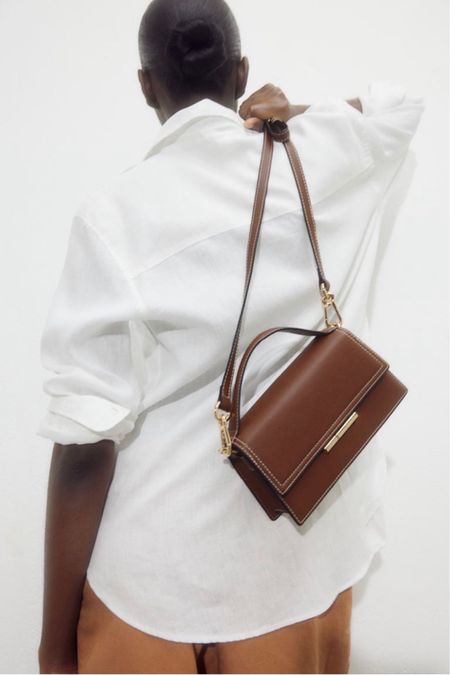 Brown crossbody bag 

#LTKitbag #LTKstyletip #LTKfindsunder50
