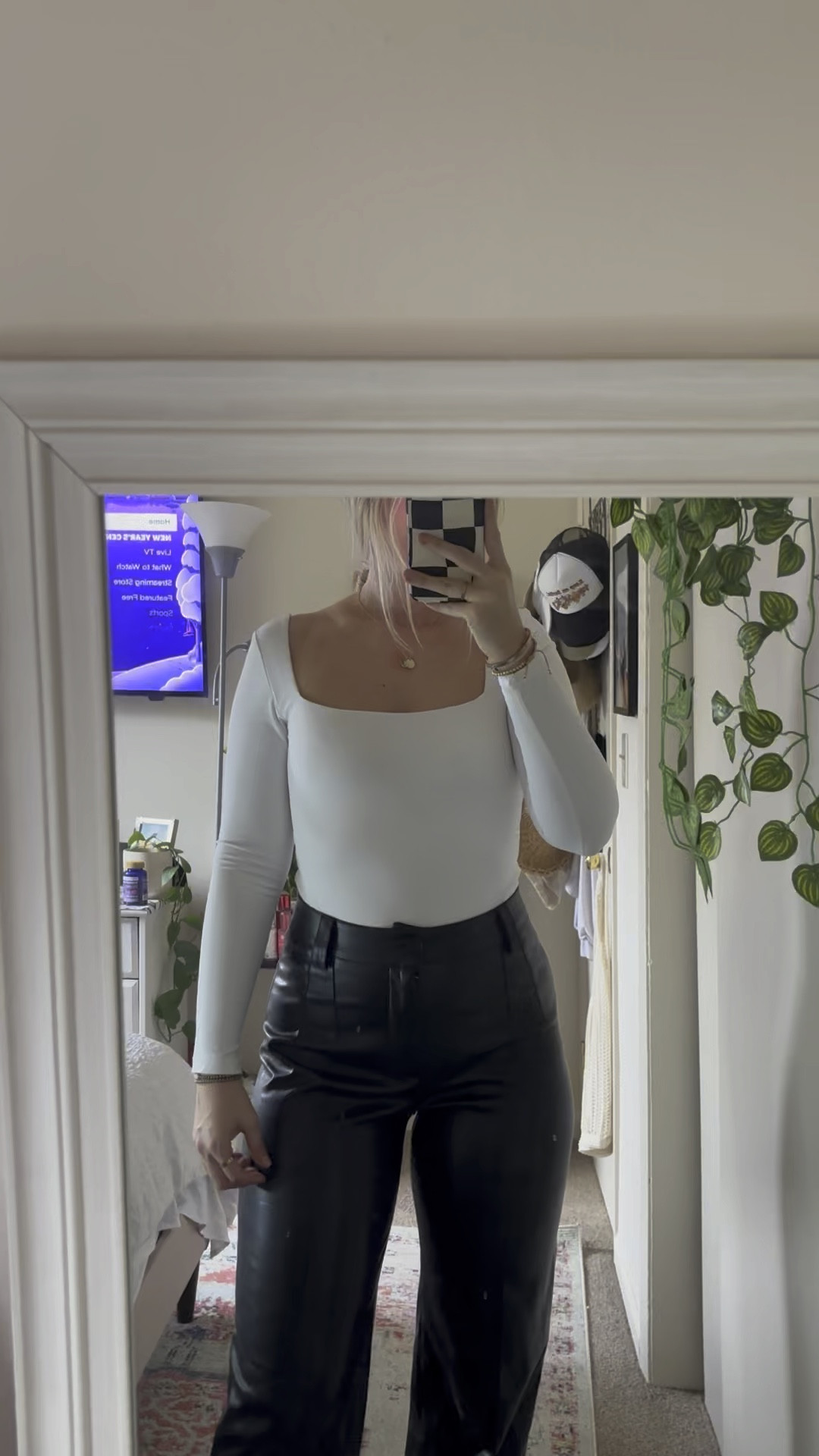 White bodysuit, double lined bodysuit, square neck line bodysuit

#LTKfindsunder50 #LTKSeasonal #LTKstyletip