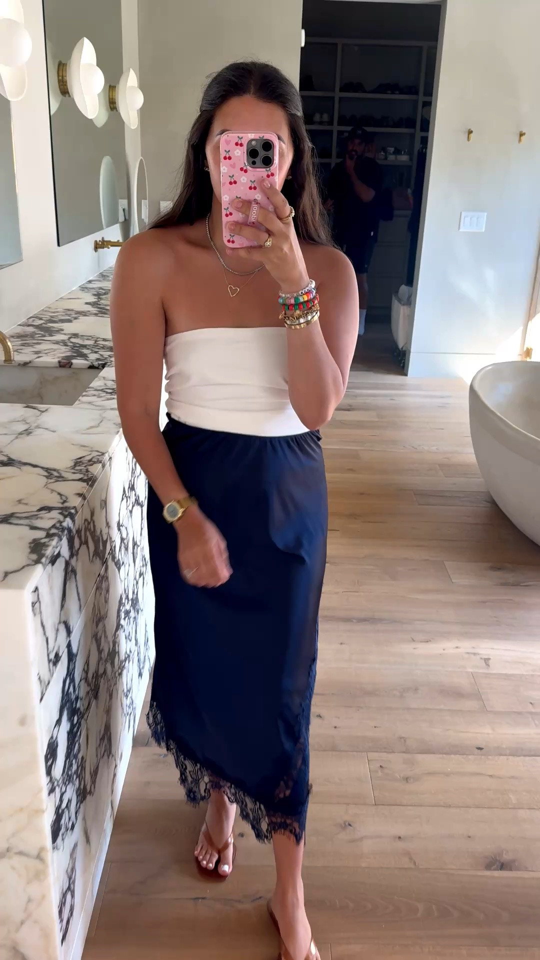 Top: medium 
Skirt: medium 

Dressupbuttercup.com #dressupbuttercup #dederaad

#LTKootd #LTKmomlife #LTKSeasonal