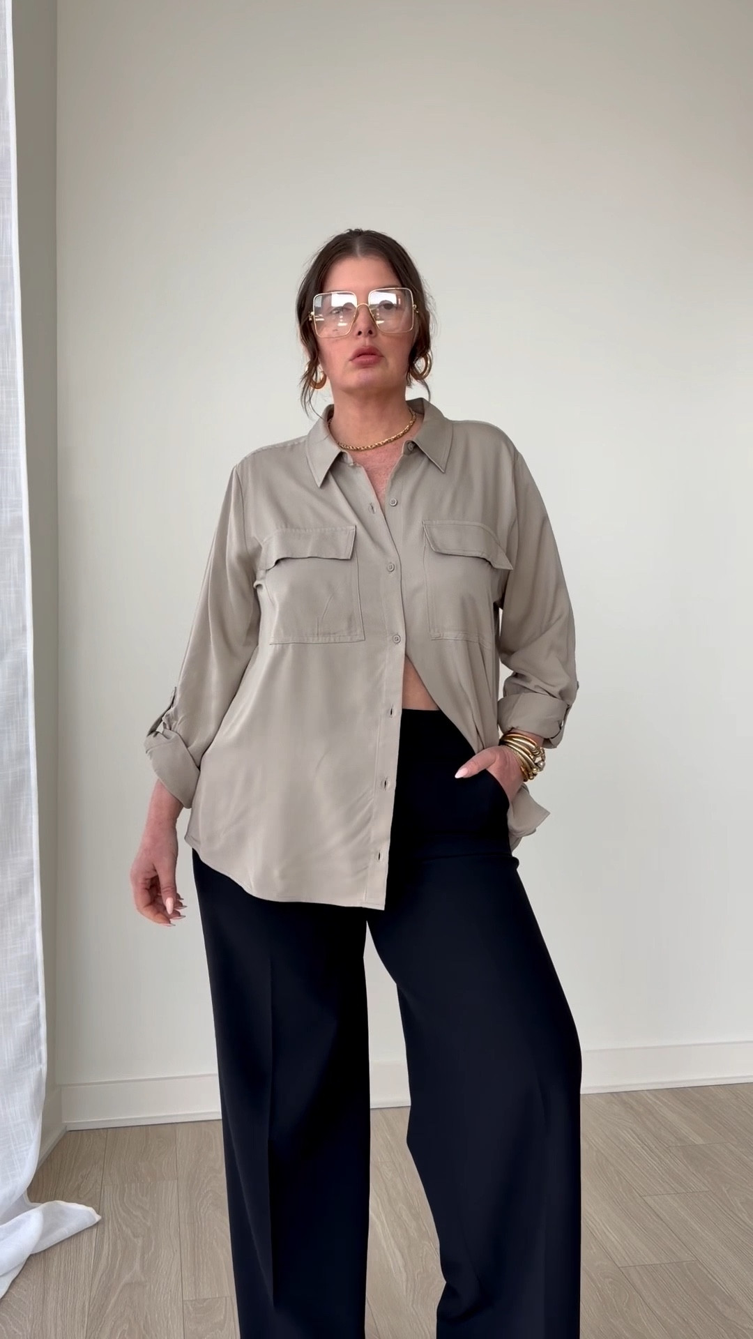 I found you the best elevated basics for work and everyday life. 

The classic editor trousers are so versatile. While you can wear them for work they’re a great piece to pair with a fitted tee and flat sandal for an elevated casual look this spring.

& you already know how versatile a classic button down is! I love the utility pockets and rolled sleeves on this style.

Trousers run tts
Sized up twice in the white button down
Sized up once in the tan button down

@Express #expresspartner #dresstoexpress