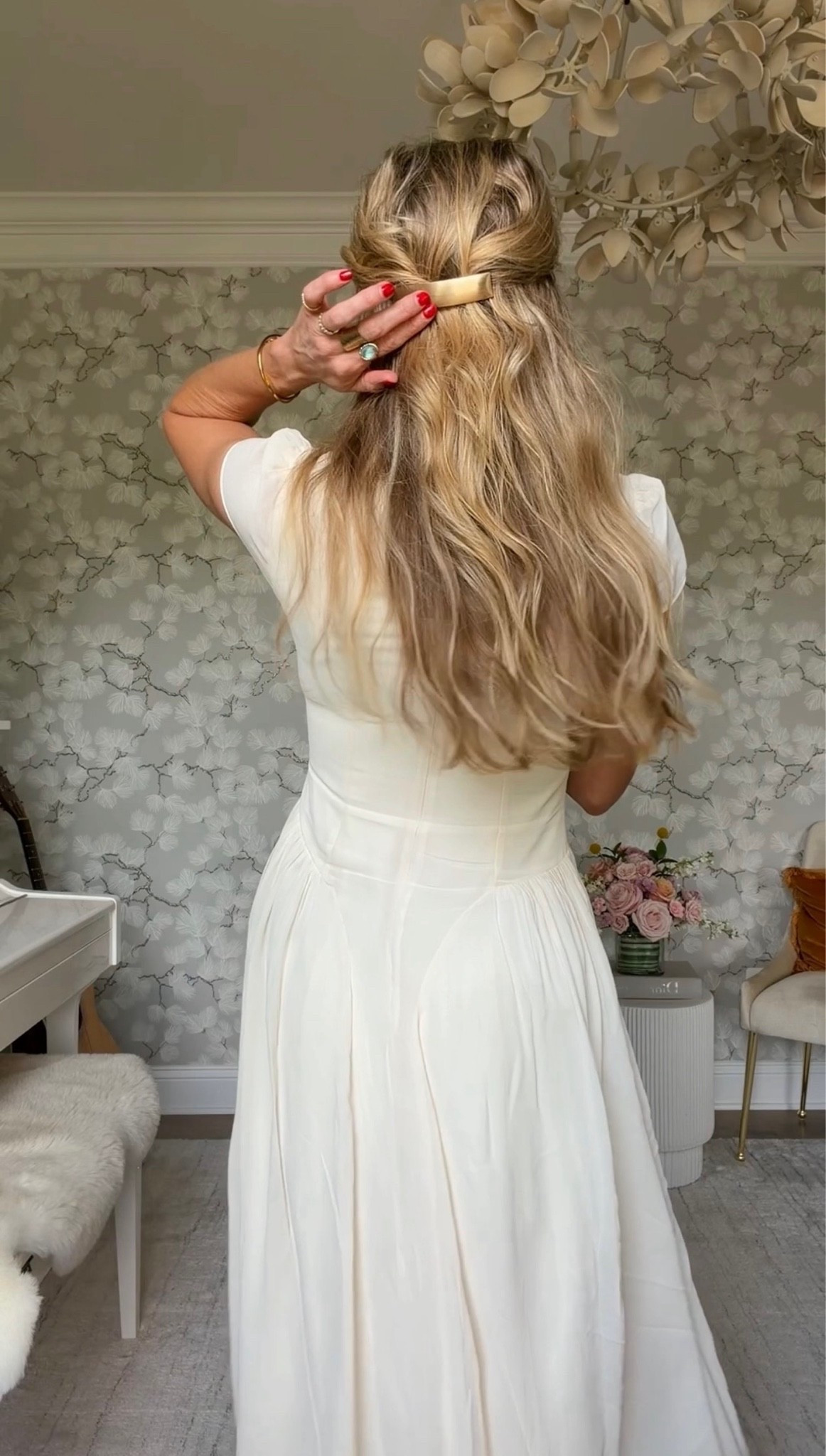 Cream dress and gold hair clip!

#LTKgrwm #LTKdayinmylife #LTKSeasonal