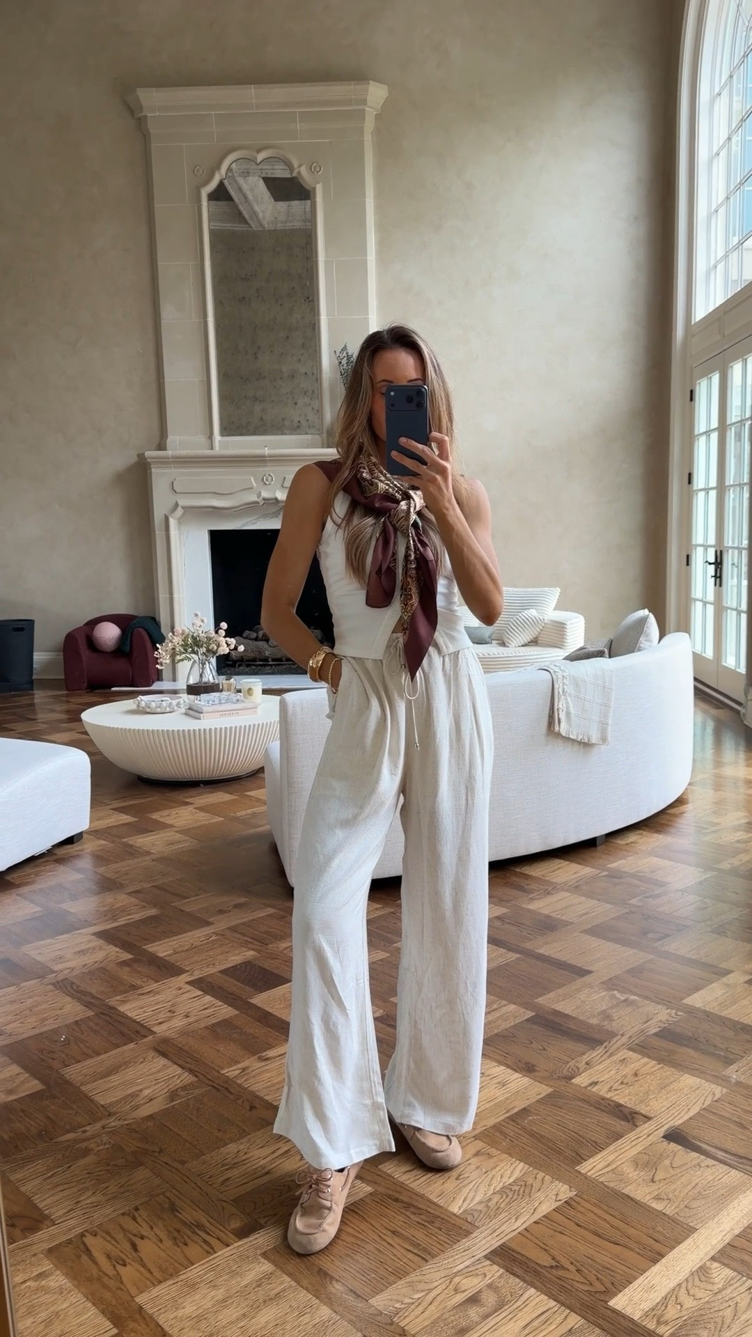 My FAV way to spice up any fit recently😍 just add a scarf! Silk scarfs are coming back and this one is adorable and under $15!

#LTKootd #LTKmomlife #LTKgrwm