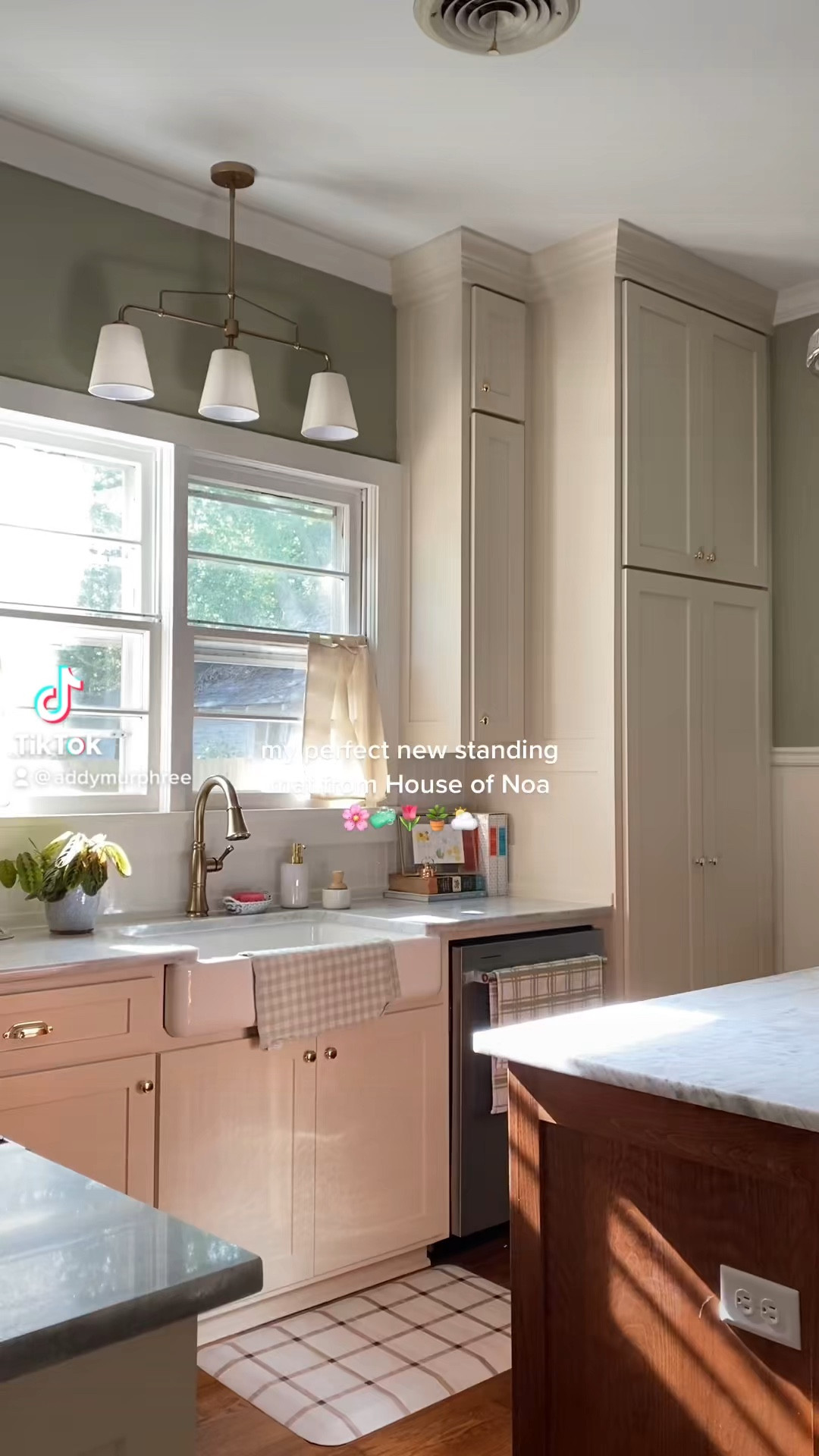 My new House of Noa standing mat, perfect in my kitchen!