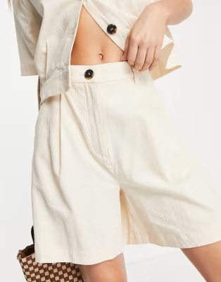 Selected Femme linen mix city shorts in ecru (Part of a set) | ASOS (Global)