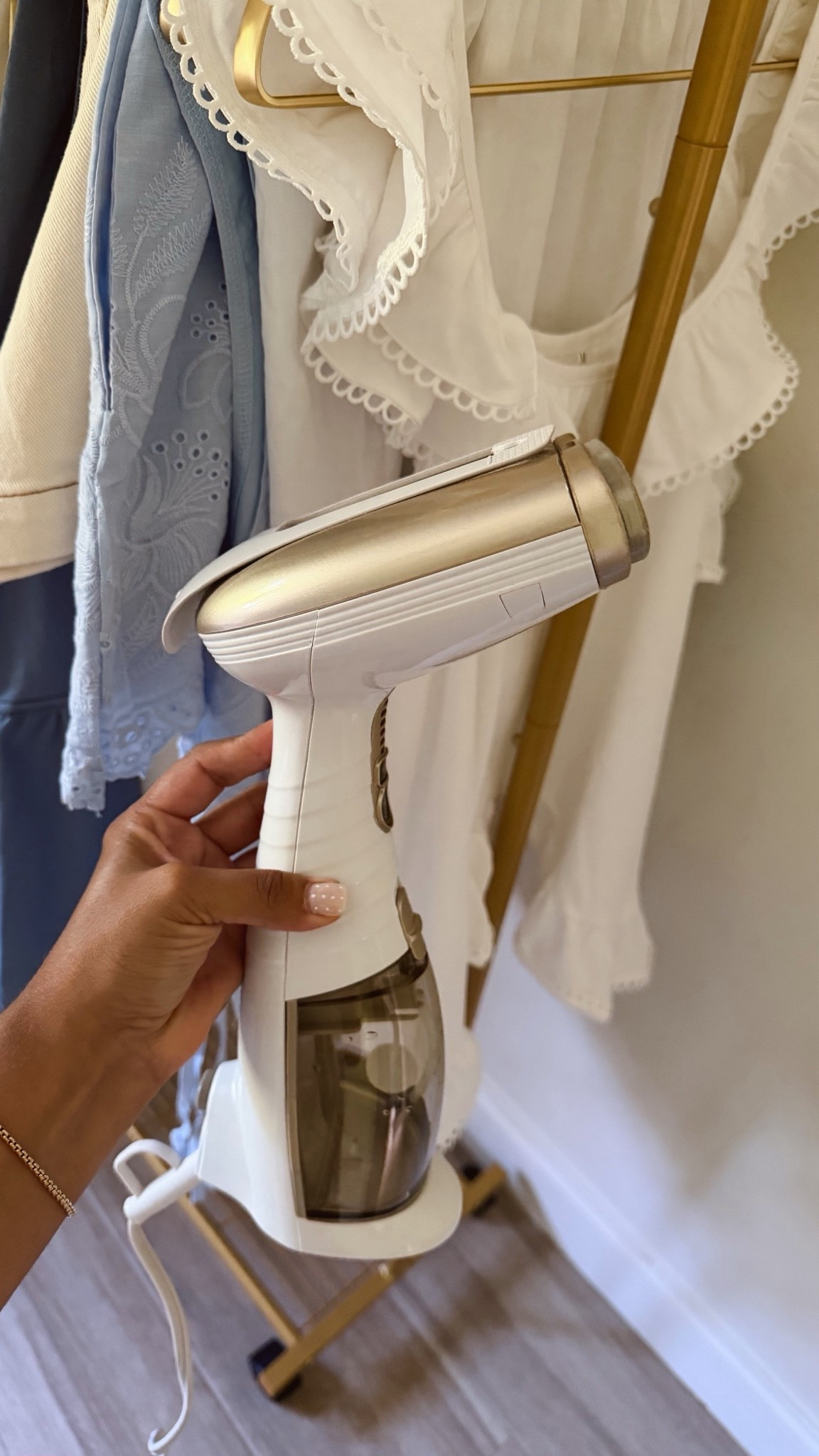 My favorite steamer for the past 3 years 💨 

#steamer #clothingsteamer #target #targetfind

#LTKHome #LTKSaleAlert