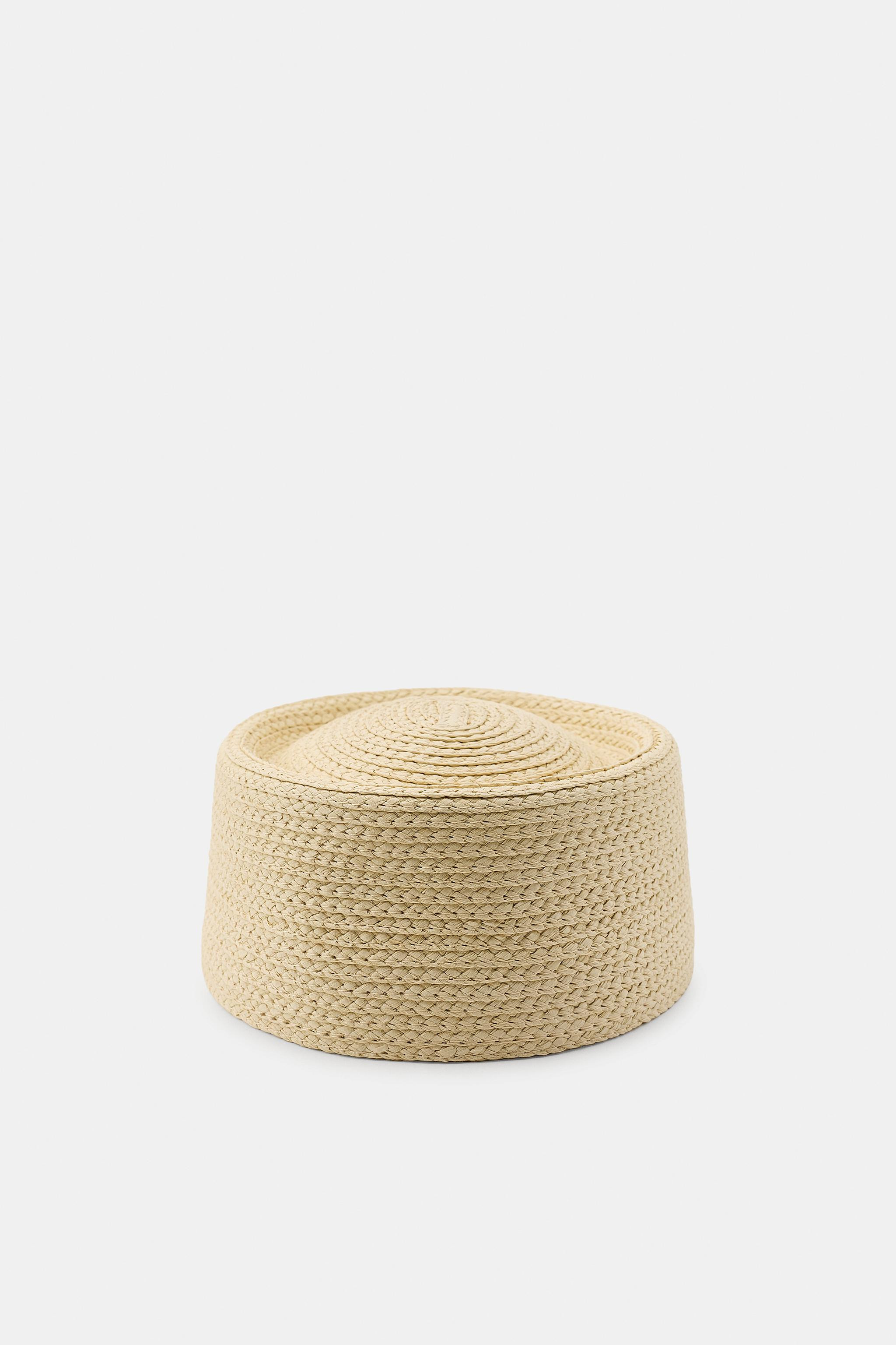 Solid-colored skullcap-style hat crafted from 100% paper fabric. | Zara US