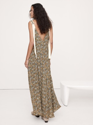 Pintuck Maxi DressPintuck Maxi Dress$180.00 $64.99Image of 5 stars, 4.56 are filled, 9 Ratings 9 ... | Banana Republic (US)