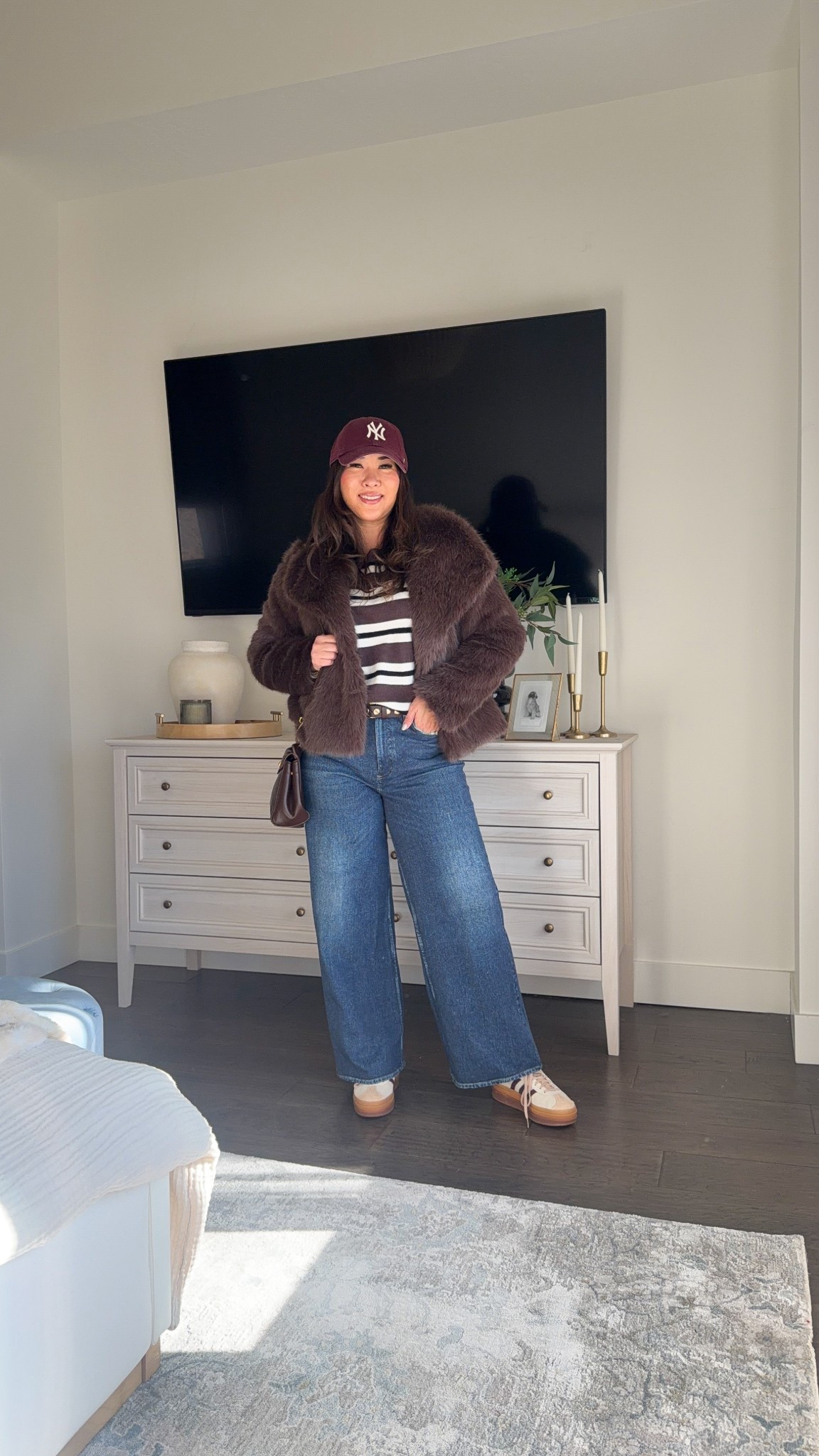 Get dressed with me:
Viral Sweatpant Jeans 

Sweater: Medium
Sweatpant Jeans: 28