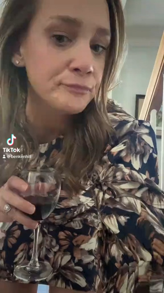 Long sleeve floral dress that is perfect for fall. The ruffle sleeve is such a fun detail and it’s currently on sale. 

#LTKwedding #LTKparties #LTKsalealert