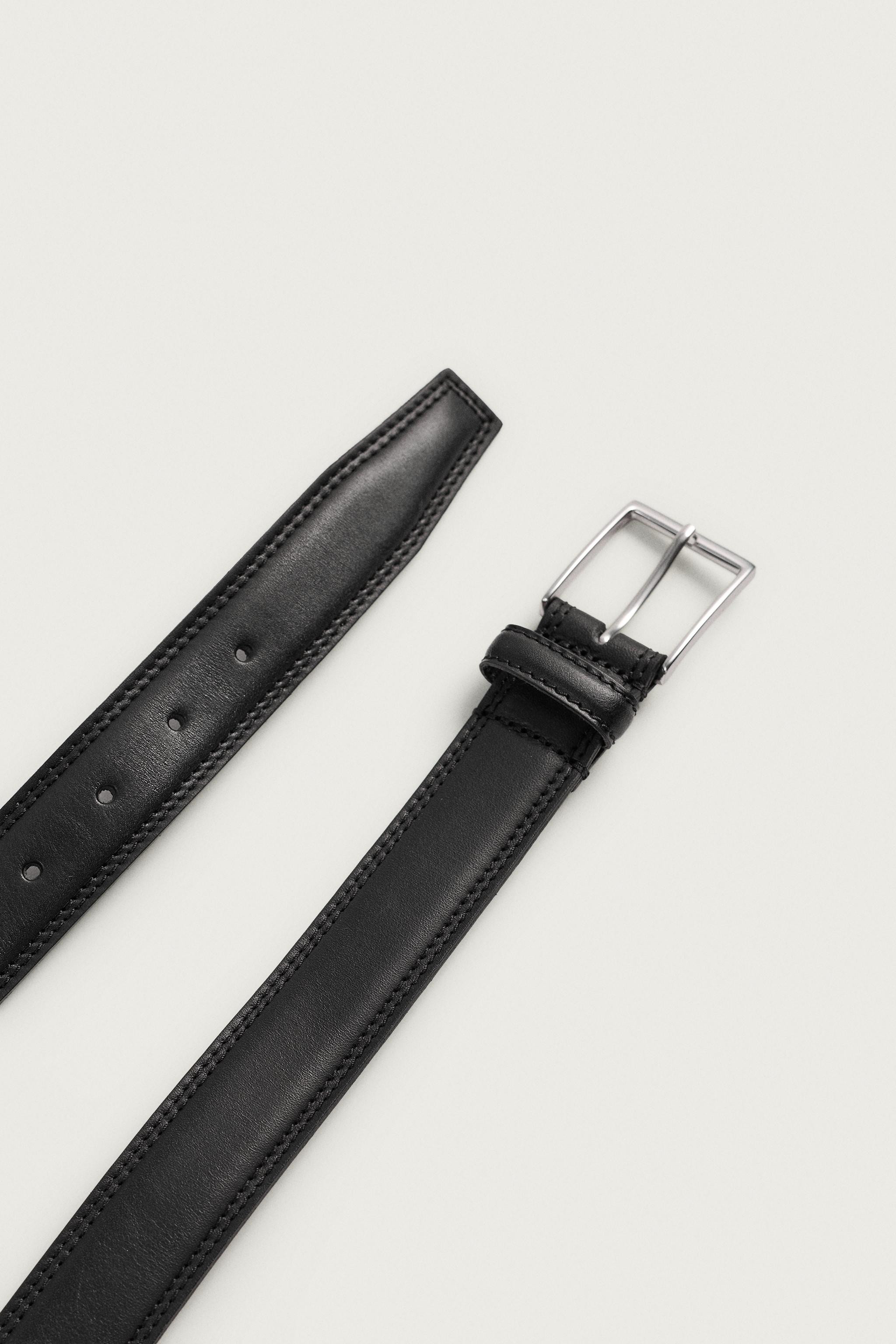 Altezza del modello: 185 cmCintura realizzata in pelle. Rifinita con doppia impuntura. Chiusura c... | Zara IT