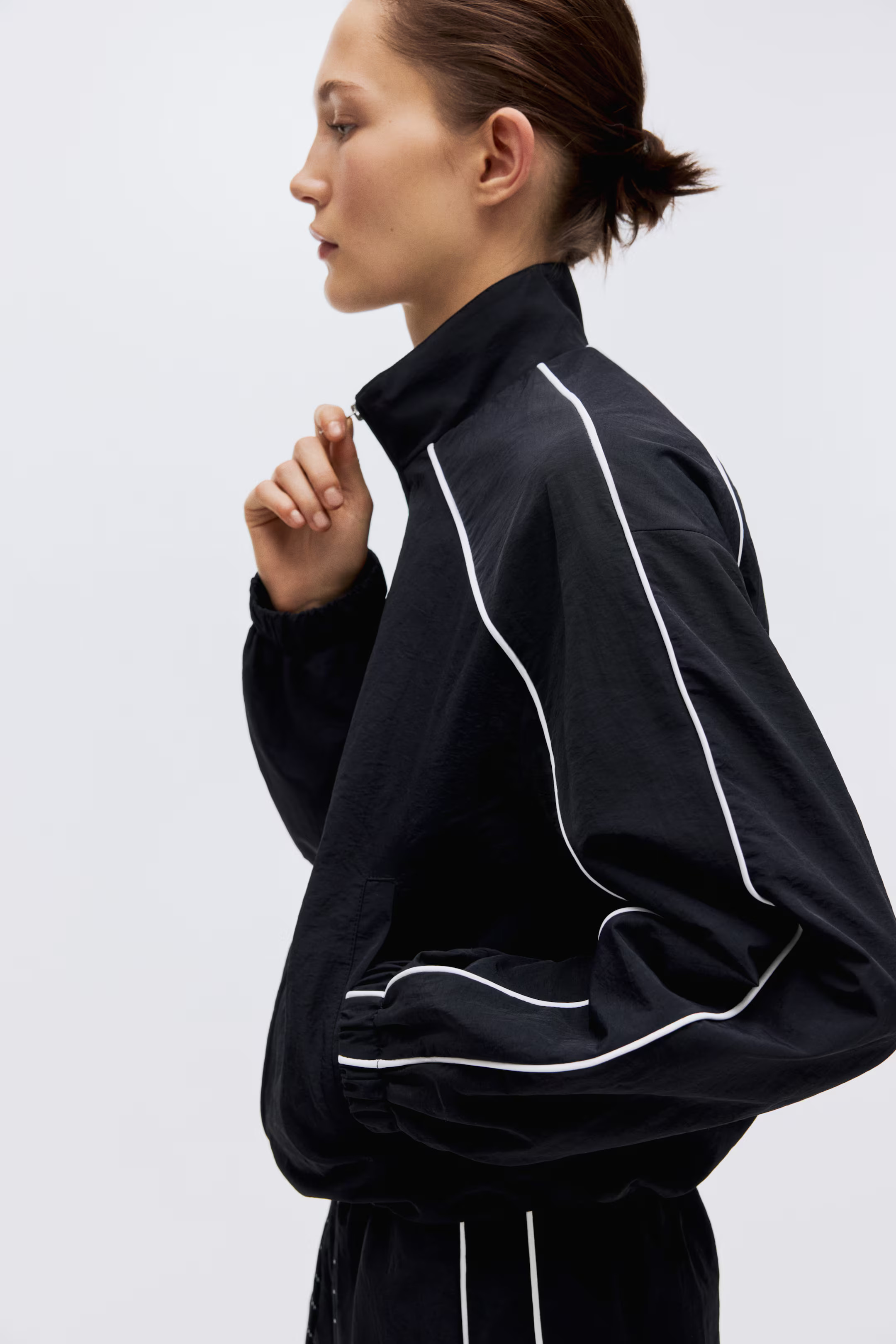 Windbreaker | H&M (UK, MY, IN, SG, PH, TW, HK)