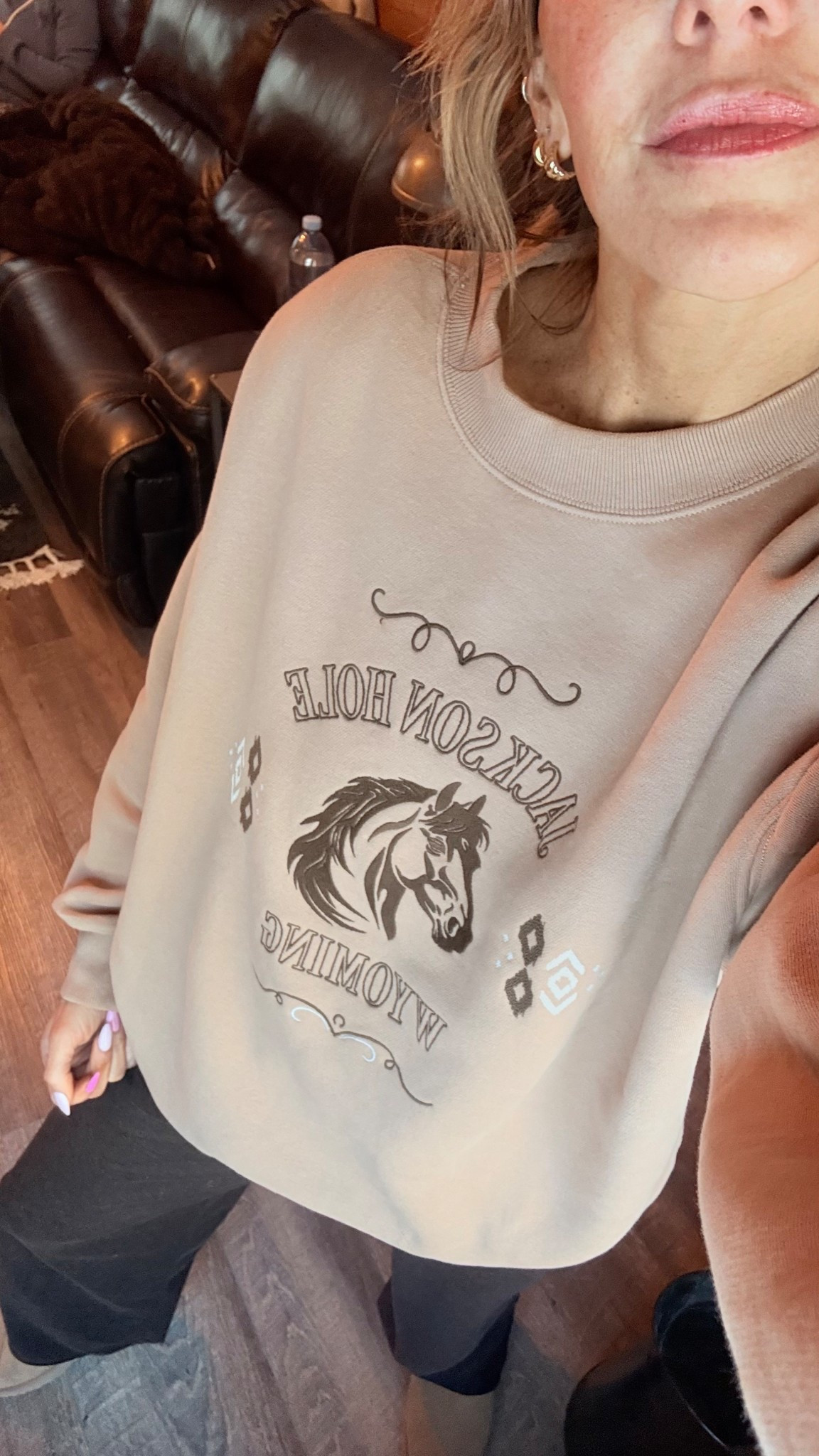abercrombie has the cutest western crewnecks and hoodies!! 🤎🤎

#LTKmomlife #LTKdayinmylife #LTKootd