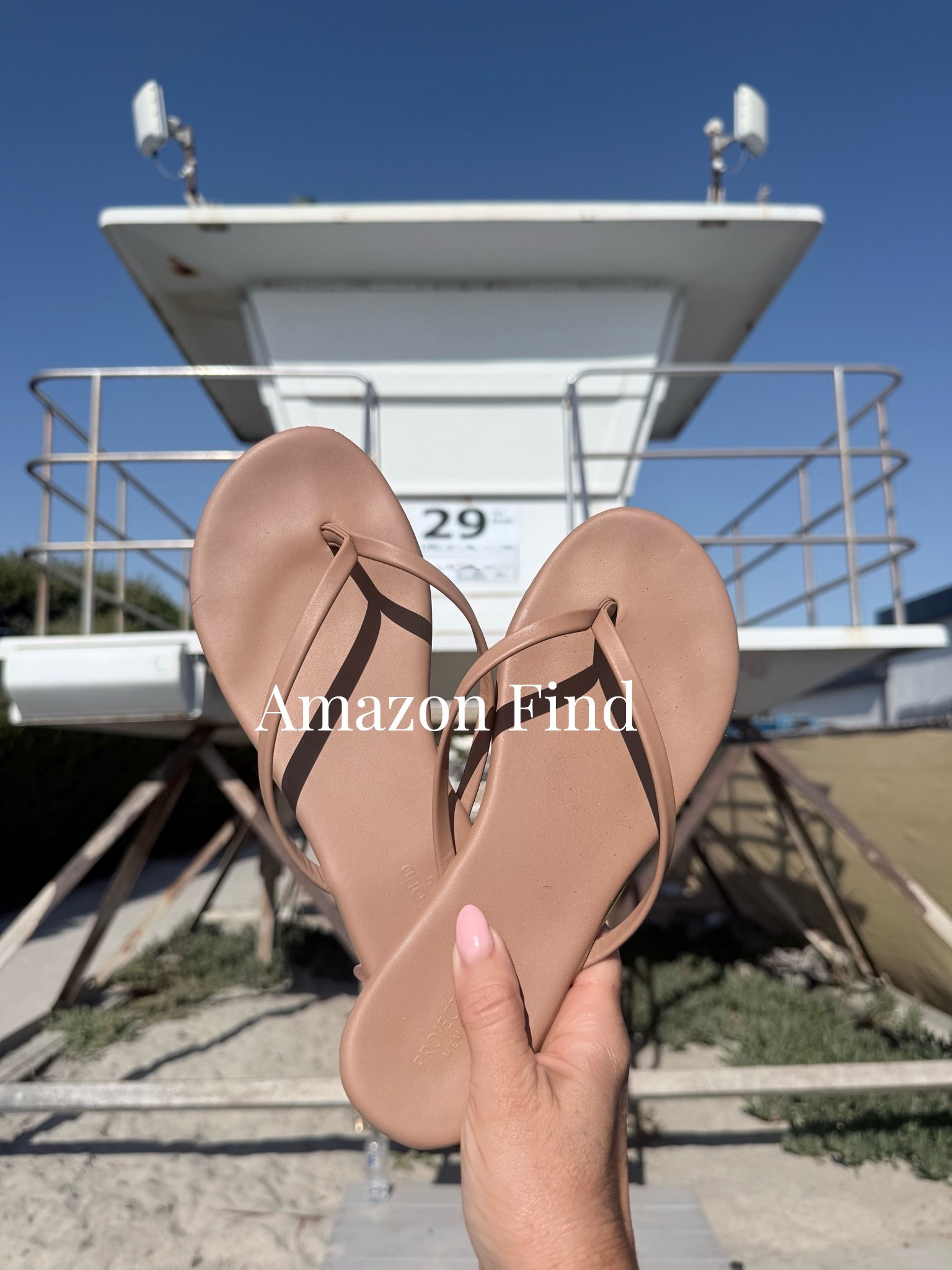 ✨These summer sandals are one of my fave Amazon finds! ✨

These flip flops are so handy and versatile. I wear these beach sandals with everything from shorts to cute summer dresses.

#slides #tansandals #tanshoes #marneystidbits #nudeshoes

#LTKgrwm #LTKdayinmylife #LTKSaleAlert