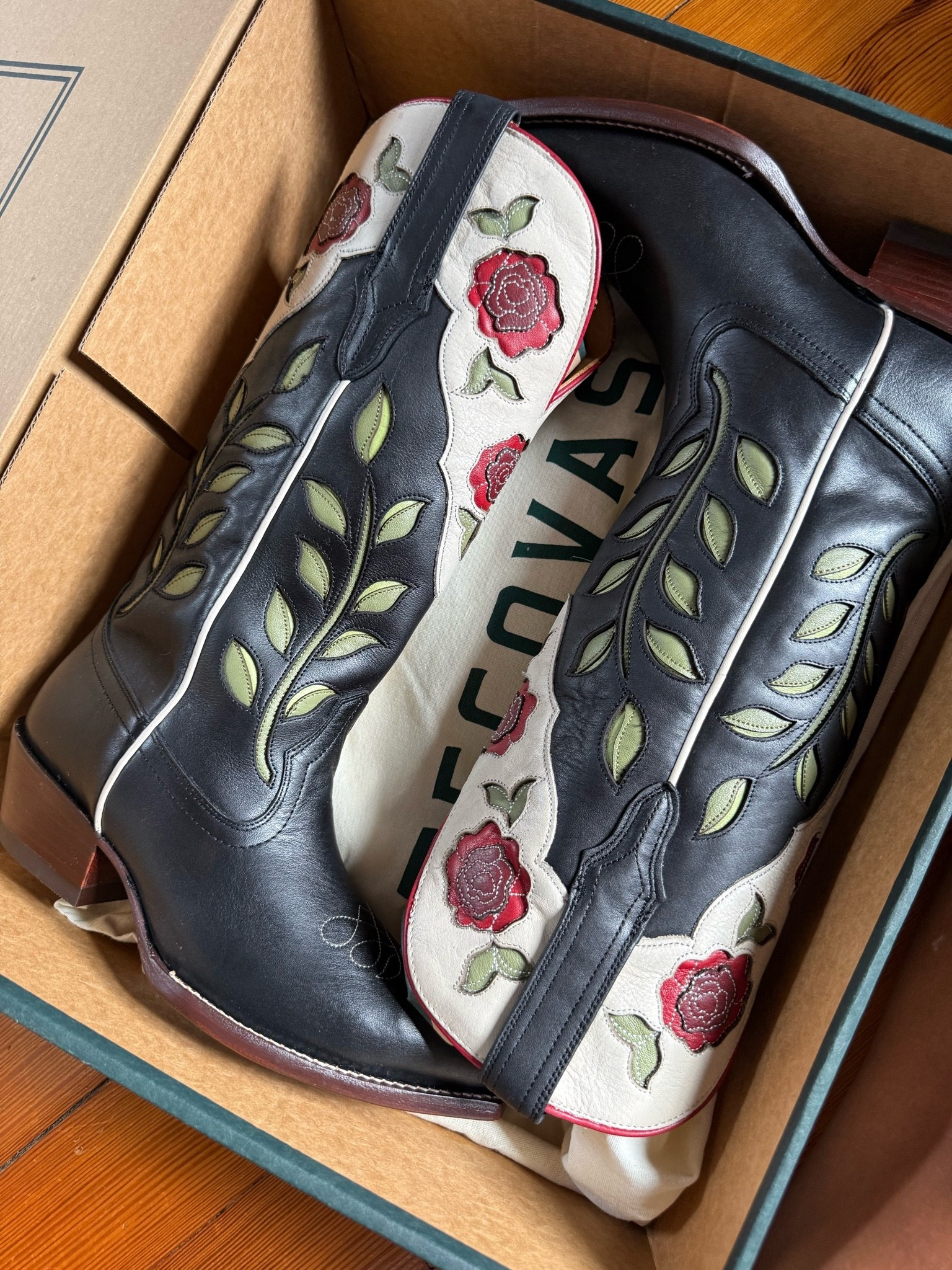 The most gorgeous boots you ever did see 🥀 I size down a 1/2 size in the Annie’s!

#LTKgrwm #LTKootd