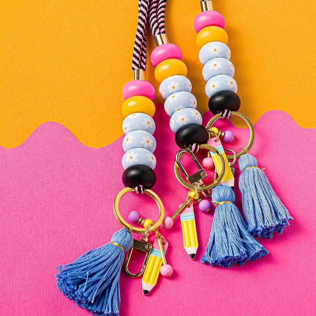 Favorite teacher lanyard 🍏💗

teacher gift idea | colorful lanyards
Etsy shop | woman-owned business 



#LTKFindsUnder50 #LTKGiftGuide #LTKHoliday