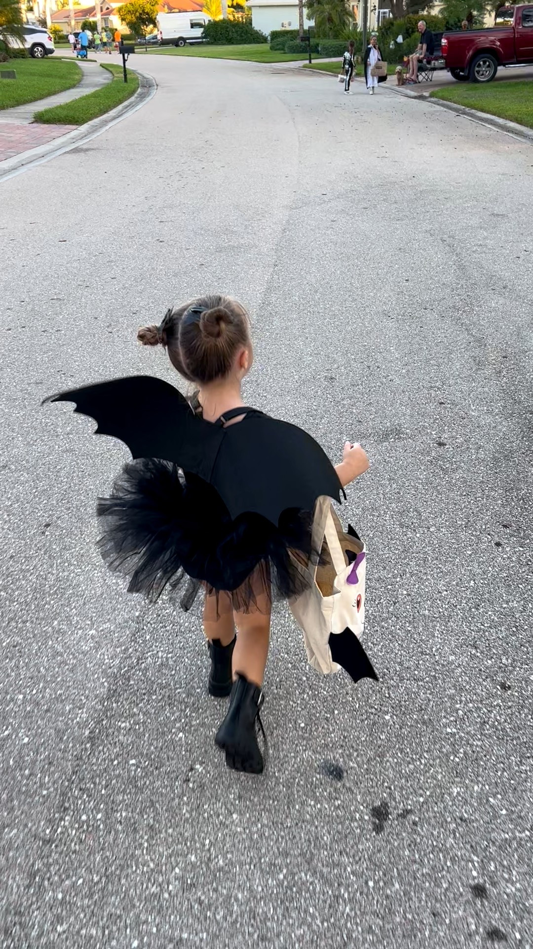 My cutie little bat 🖤🥰




Halloween costume, toddler costume, kids costume, bat costume, girl costume, Halloween, trick-or-treat, spooky season 

#LTKKids #LTKSeasonal