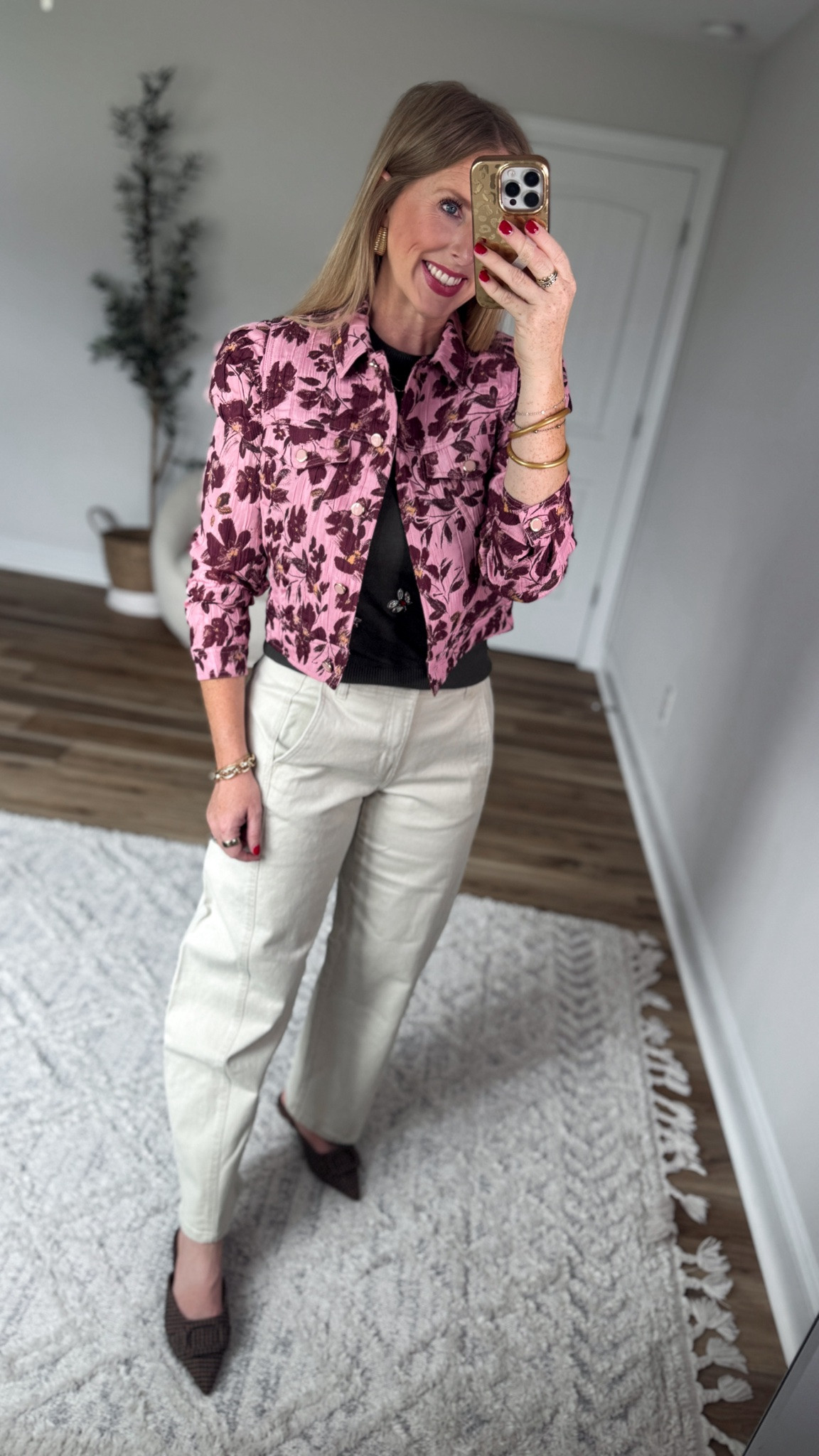 Weekend Walmart Wins try-on
Floral jacket- small
Jeweled bug sweater- small
Beige barrel jeans- 6

#LTKootd