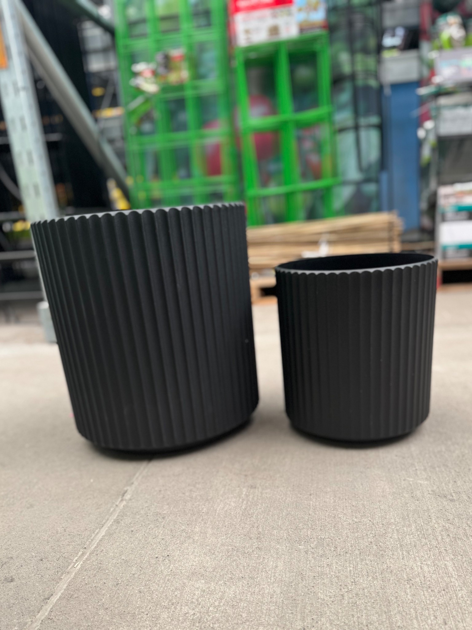 Sunside by Veradek Ripple Planter Black