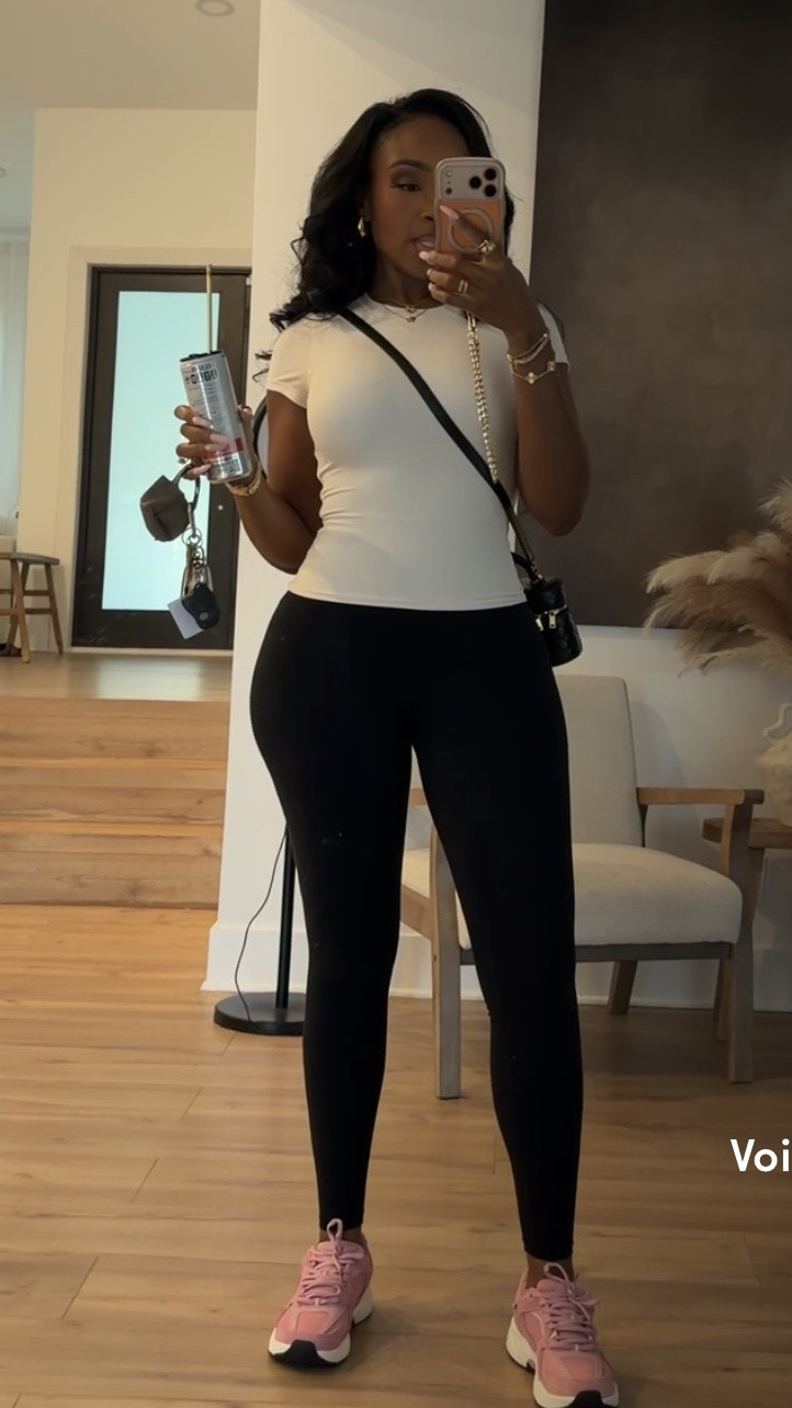 Scroll to shop! ✨ Everything from this look is linked below. 👇🏽    Wearing: Size Small | 5’4” | 140 lbs  📲   Download the FREE LTK app & follow me (@kirasfashionfinds) to shop all my daily finds.  #LTKootd #LTKPetite #LTKU

#LTKmomlife #LTKootd