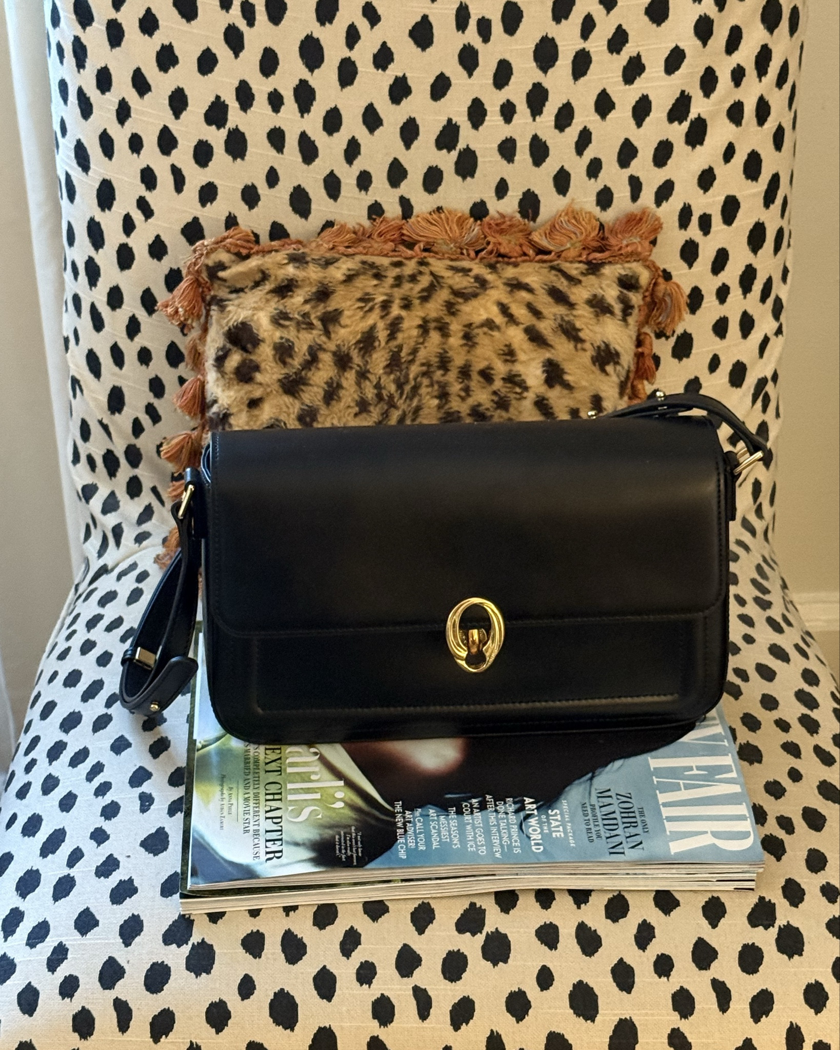 I got this bag last year and I also own it in the cream shade. It’s now also available in a gorgeous brown hue I’m coveting. It’s got enough room for all your essentials and you can adjust the strap length for different looks! The chic little standouts: the beautiful gold twist closure and the stitching detail on the front of the bag, plus the gold strap adjustment knobs add sophistication to this go anywhere bag. 

#LTKFindsUnder100 #LTKItBag #LTKStyleTip