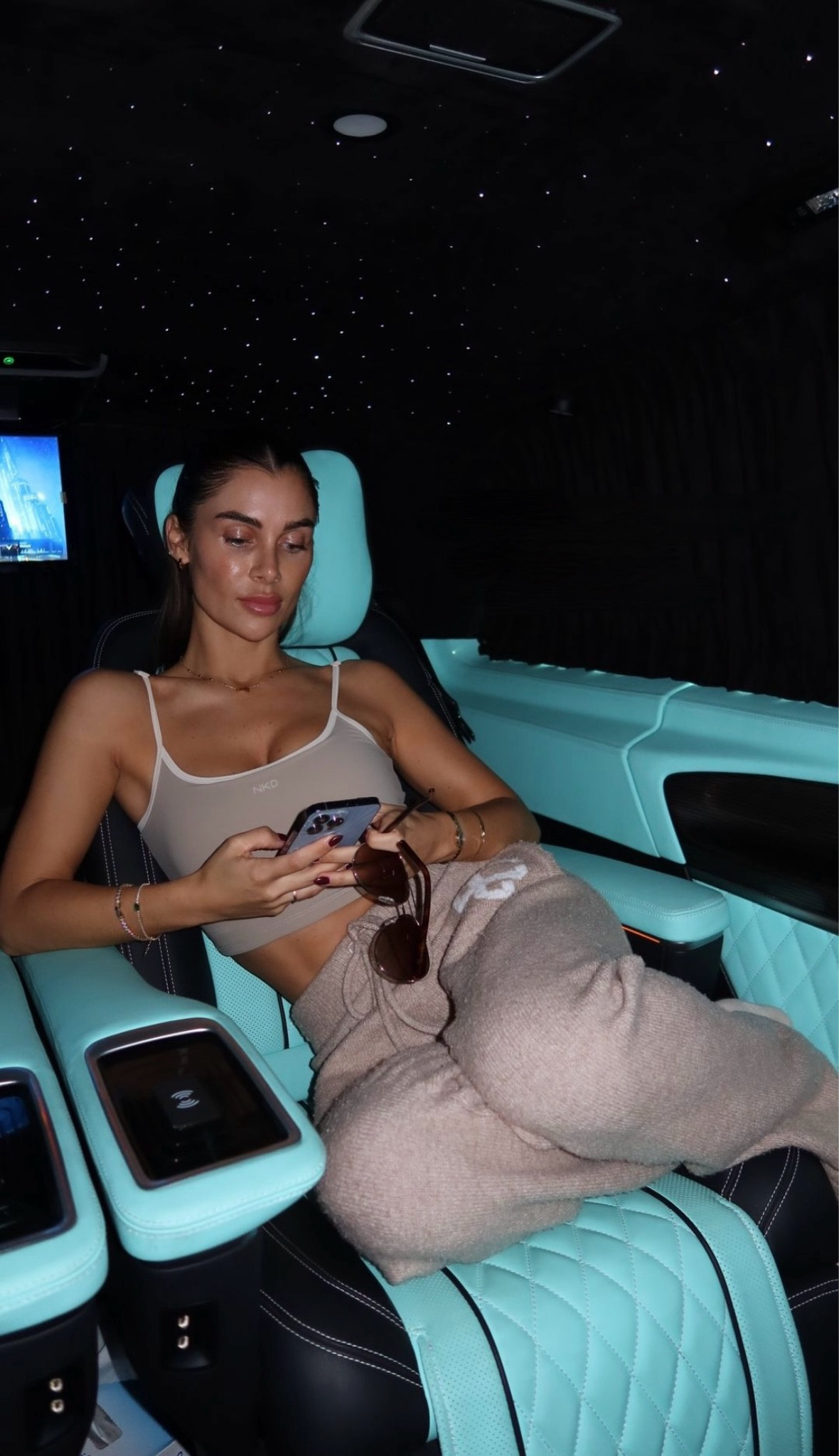 Travel outfit ✈️

The Couture Club knitted joggers, NKD Apparel contract cami.

(Linked alternative tops as I couldn’t link the exact one)

#LTKuk #LTKCyberWeek #LTKtravel
