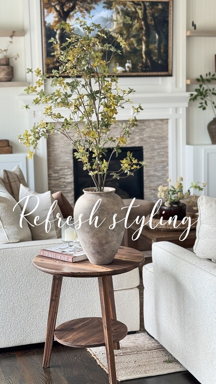 A Home refresh therapy session before spring 😮‍💨🌿🤎
Bringing in some fresh greenery before the flower time. 
That super tall and abundant stems is chef's kiss 🌿
.
.
.
.
.
#homedecor #homestyling #homeinspiration #interiordesign