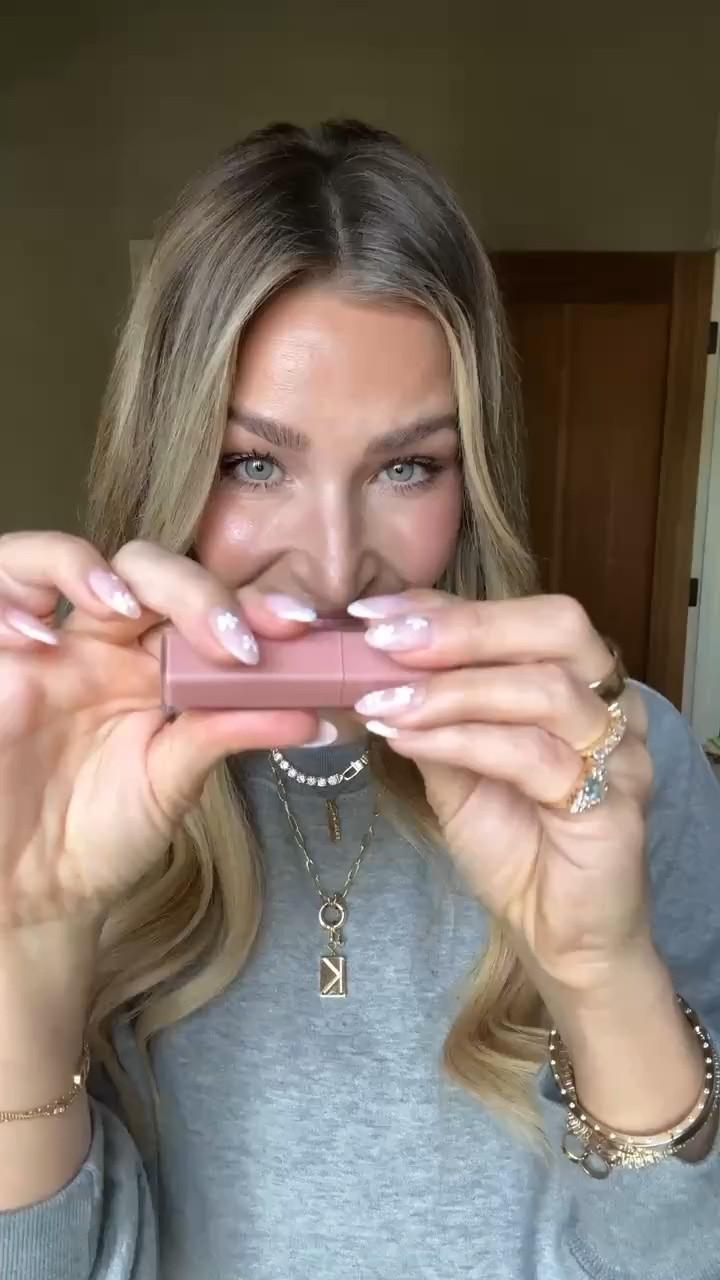 The perfect everyday lipstick. Fenty high-shine gloss stick in Blaz’D Donut!

#LTKBeauty #LTKgrwm #LTKmorningroutine