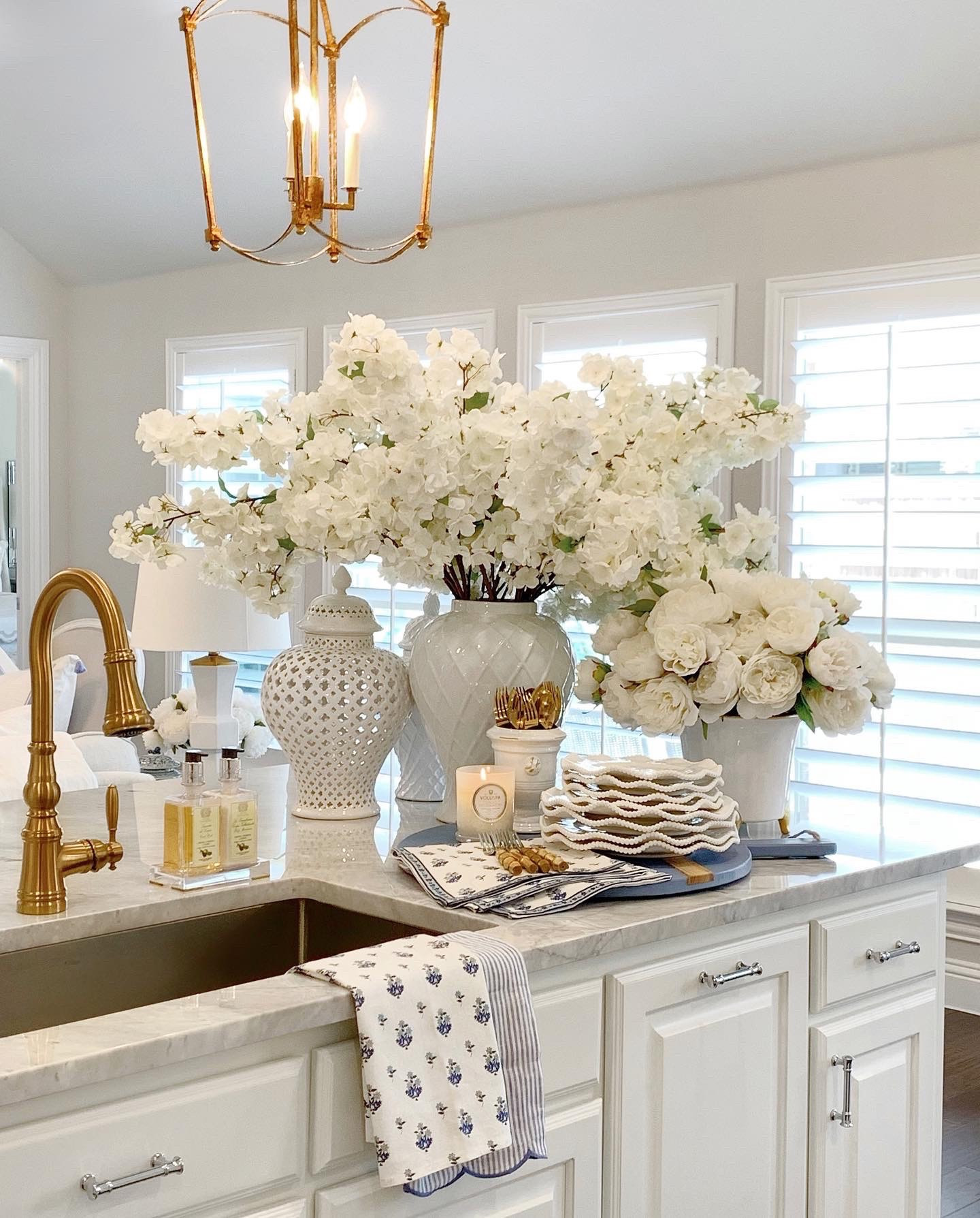 Spring kitchen island decor cherry blossoms

#LTKHome #LTKFindsUnder50 #LTKSaleAlert