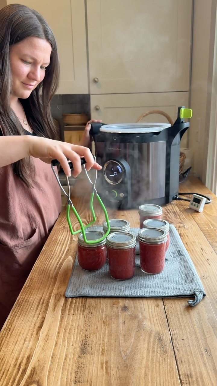 No canning granny?! No problem! 
Let me help you learn how! 

#canning #canninggranny #homestead #simpleliving #homesteadingmama #naturalliving #farmtotable #fyp #gardening