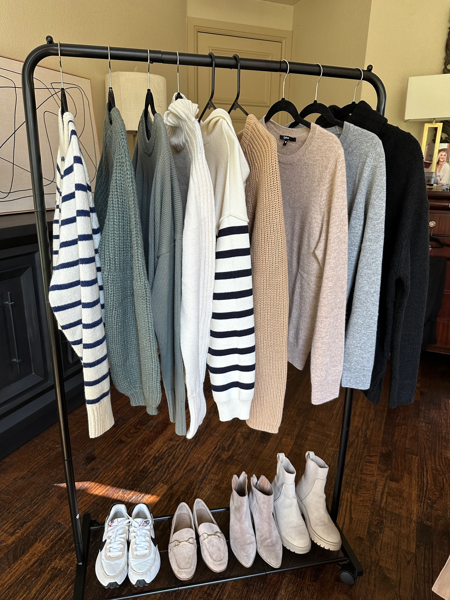 Casual Fall Sweaters and Shoes

Striped sweater  blue sweater  red sweater  black sweater  tan sweater  green sweater  fall staple pieces  fall  sweater boots  sneakers

#LTKSeasonal #LTKstyletip #LTKshoecrush