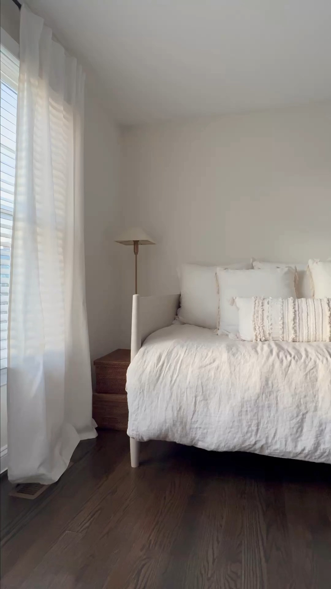 Cardigan: Rita Row size small 
Denim: Re/Done size 26
Belt: Khaite
Ballet Flats: Reformation TTS 7.5 and I usually size up but I didn’t need to

#LTKSeasonal