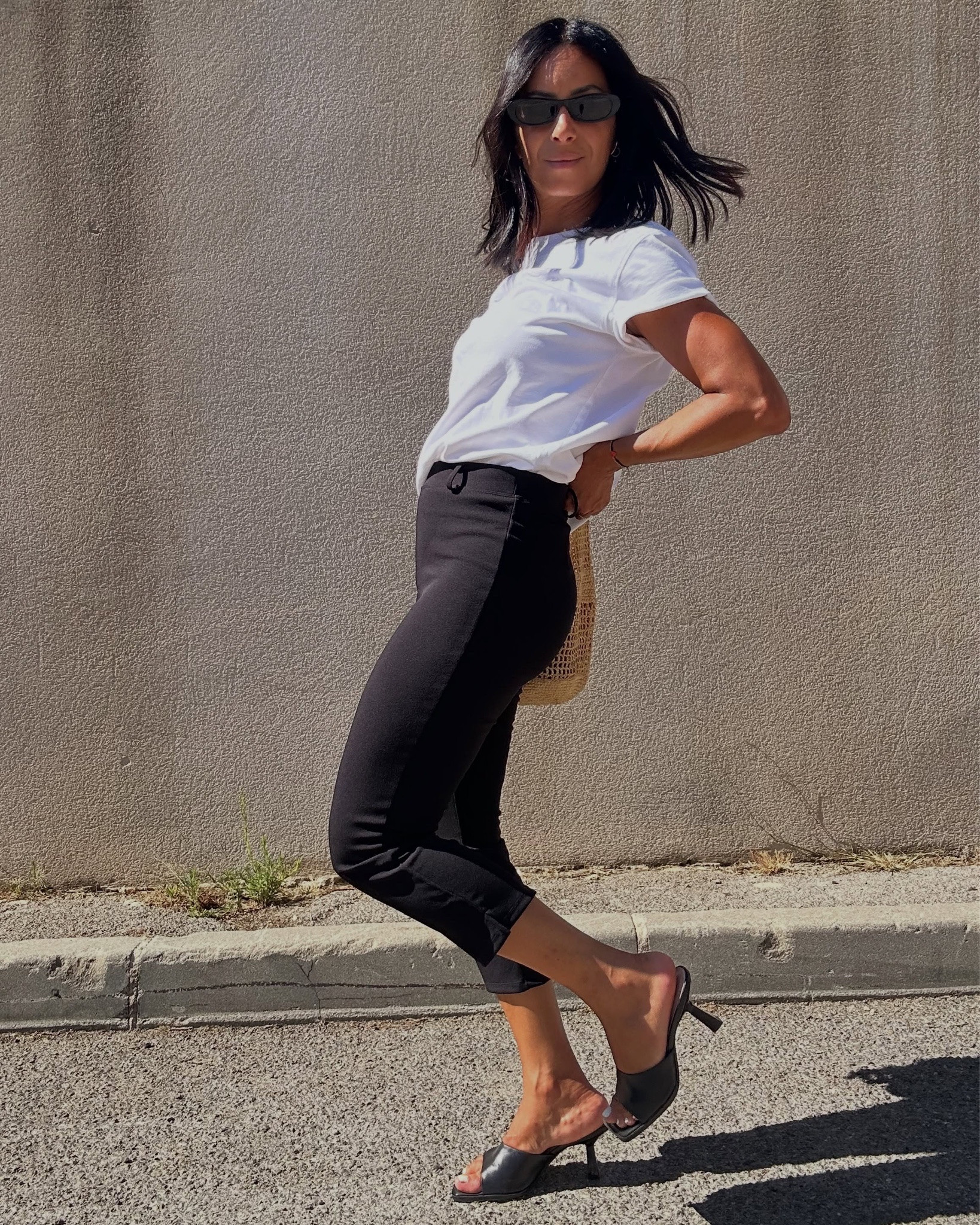 Look de reprise au bureau pour moi ! Il est pas trop cool ?
Full @hm je vous mets les liens 🔗 sur LTK

Mules @mi_mai 🖤#Sac BOHO @vanessabruno 
Foulard @mango 
Outfit, inspiré, look, shop, style, mode, 
#fashionable #style

#LTKfrance #LTKsummer #LTKstyletip