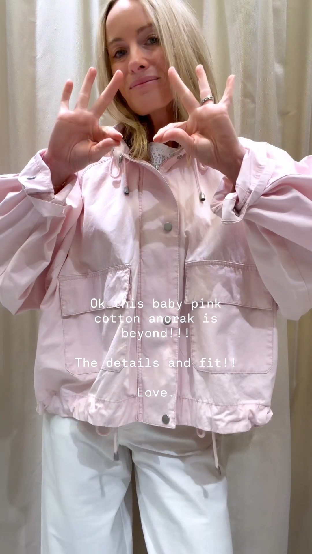 Wow loved! Size small! 