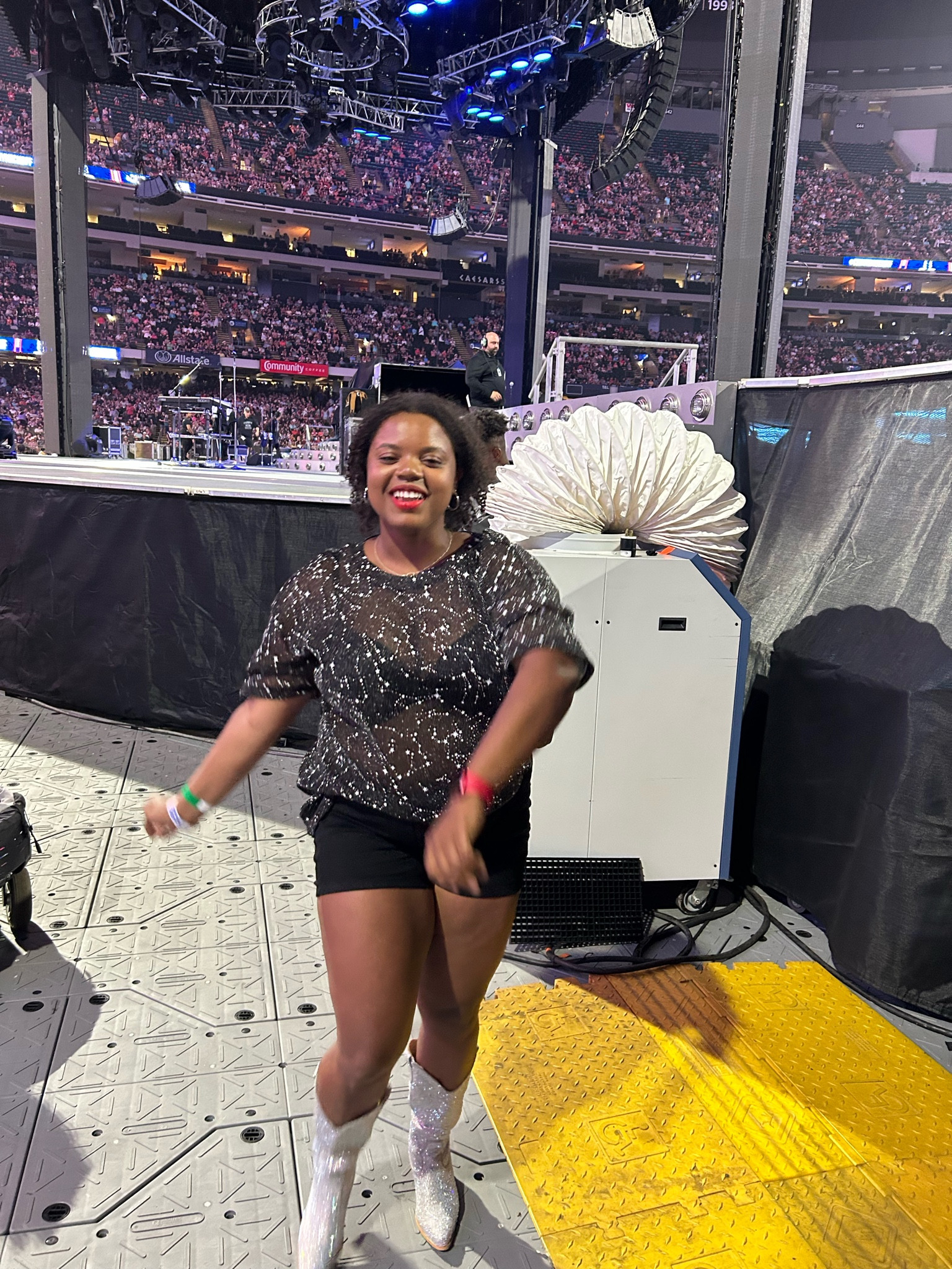 Throwback to see Garth Brooks almost a year ago in New Orleans

#LTKParties #LTKPlusSize #LTKStyleTip