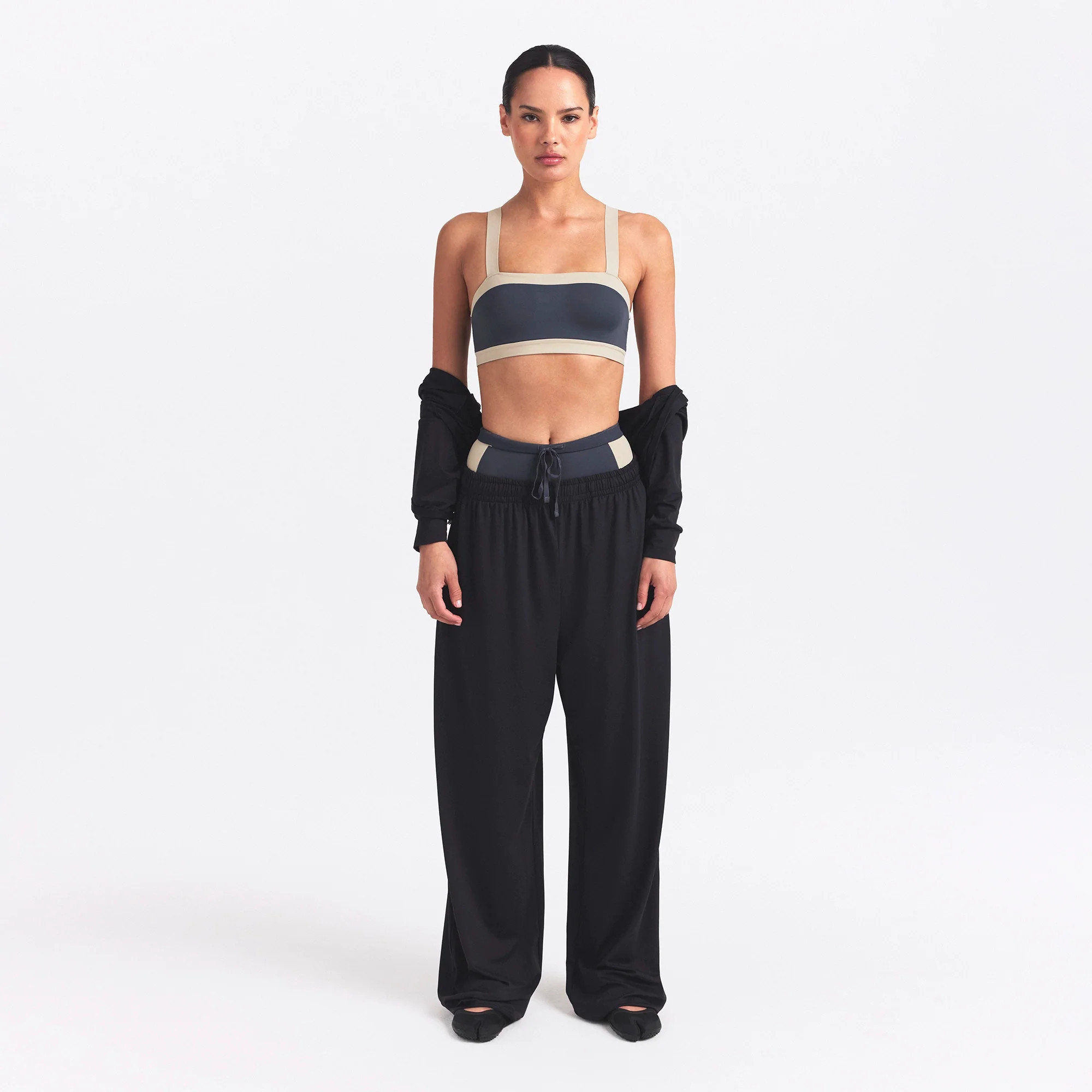 SKIMS Straight Neck Bra | Blue | XL | NikeSKIMS Matte Shine Mix | SKIMS (US)