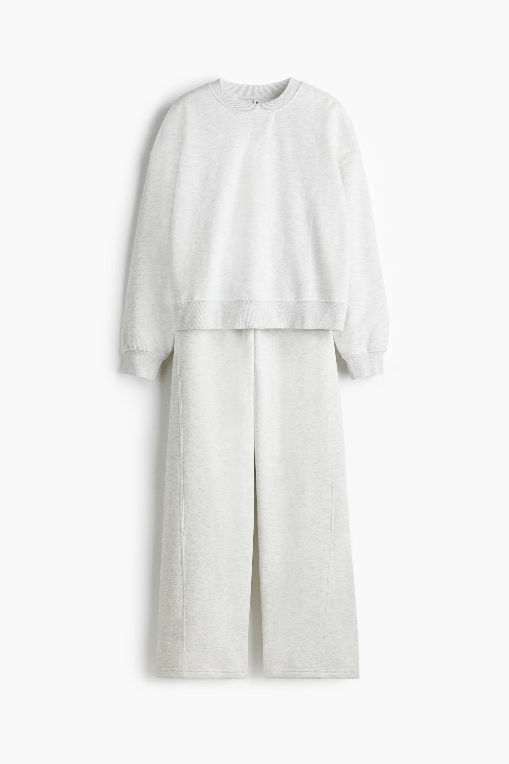 2-piece sweatshirt and joggers set | H&M (UK, MY, IN, SG, PH, TW, HK)