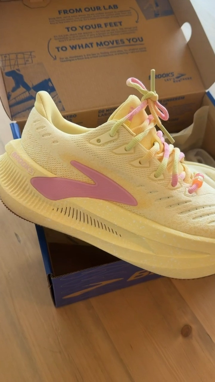 My go-to everyday sneakers! They feel like a dream, are so supportive, and are seriously so stinking cute. Perfect for running errands, travel days, or casual everyday outfits. #LTKFitness 

 #LTKdayinmylife #LTKmorningroutine